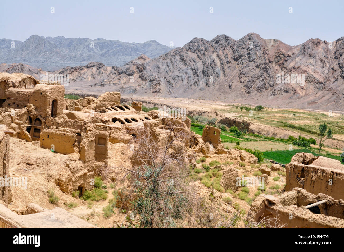 Ruinen der alten Häuser im Dorf Kharanaq im Iran Stockfoto