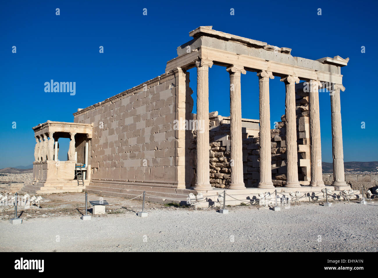 Das Erechtheion antiken griechischen Tempel auf der Nordseite der Akropolis von Athen in Griechenland. Stockfoto