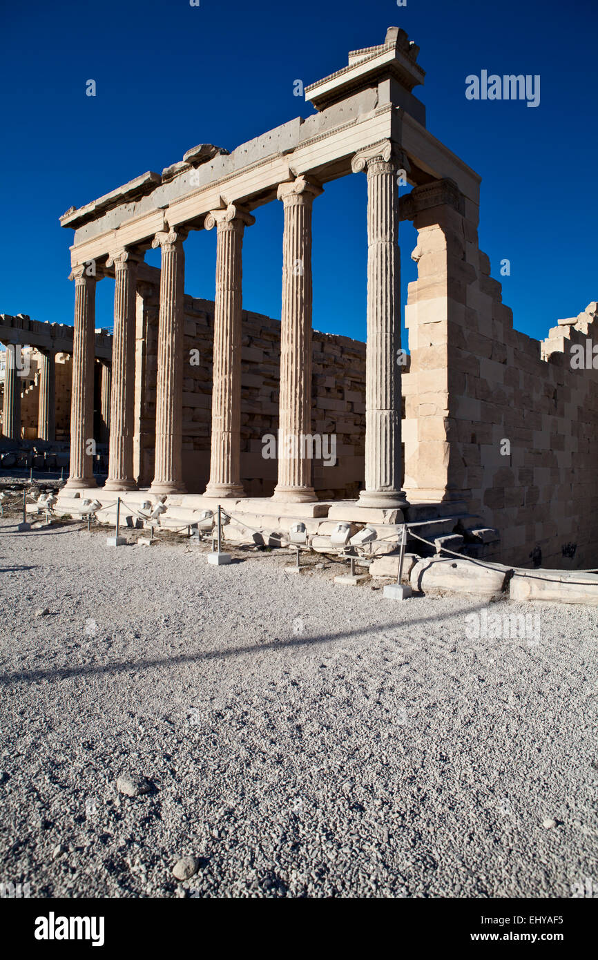 Das Erechtheion antiken griechischen Tempel auf der Nordseite der Akropolis von Athen in Griechenland. Stockfoto