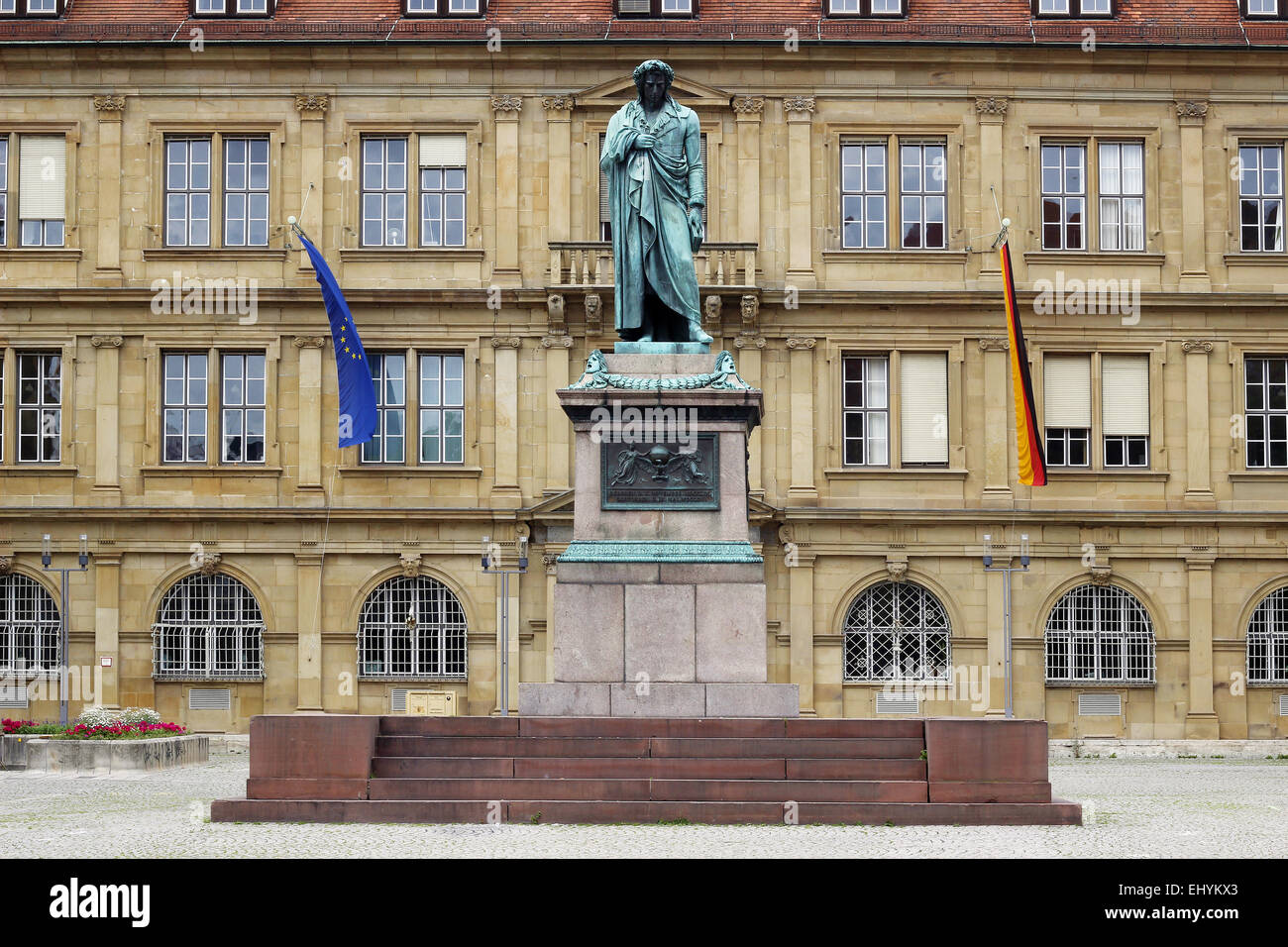 Schiller-Denkmal vor der historischen Gebäude der Prinzenbau (Justizministerium), Schiller-Platz, Stuttgart Stockfoto
