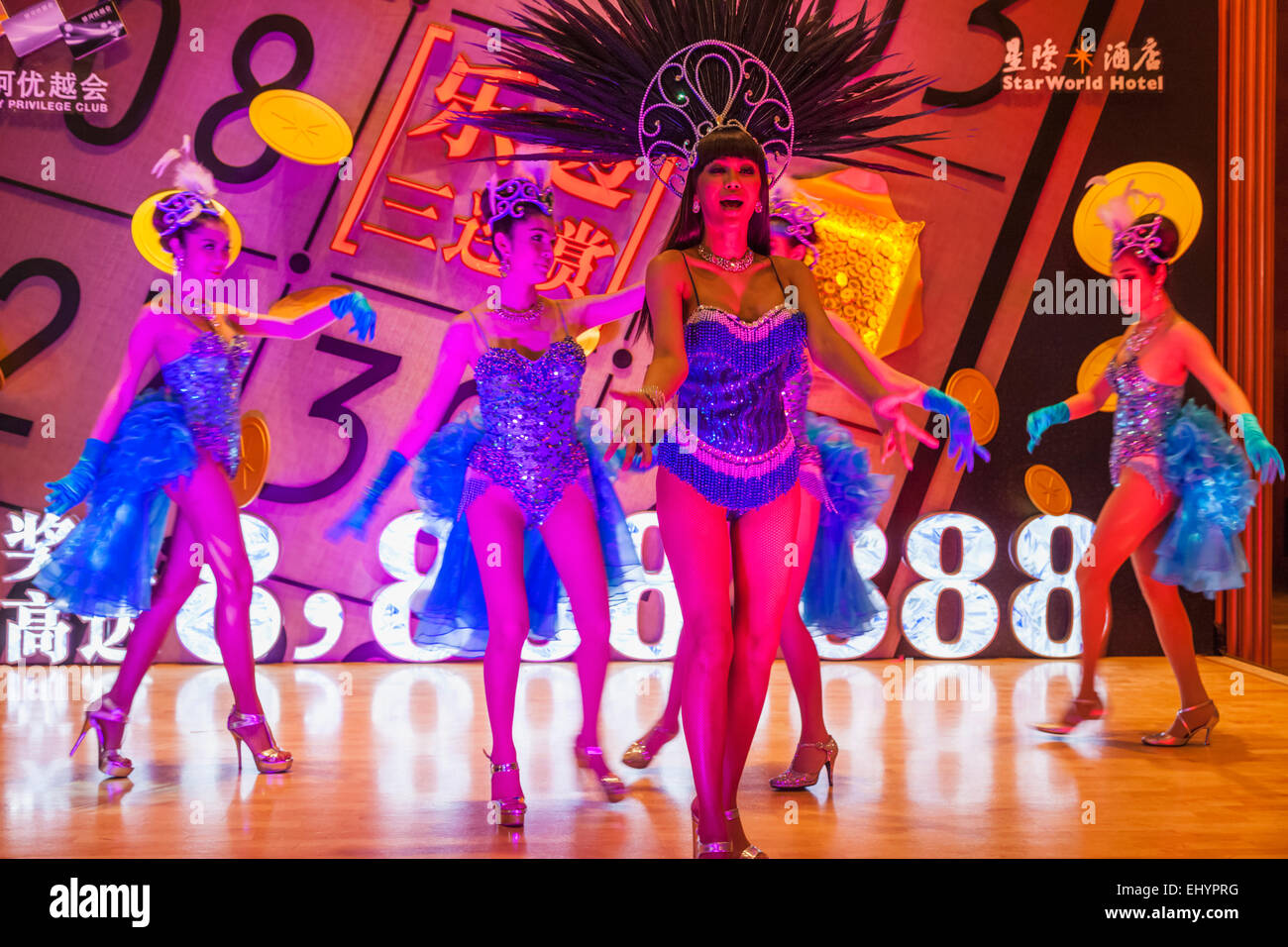 China, Macau, Star World Hotel und Casino, Cabaret-Show des Thai Ladyboys Stockfoto