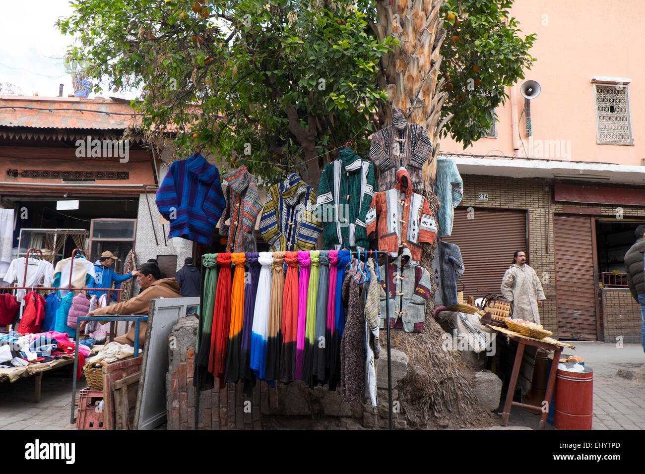 Kleidung Stall, Medina, alte Stadt, Marrakesch, Marokko, Nordafrika Stockfoto