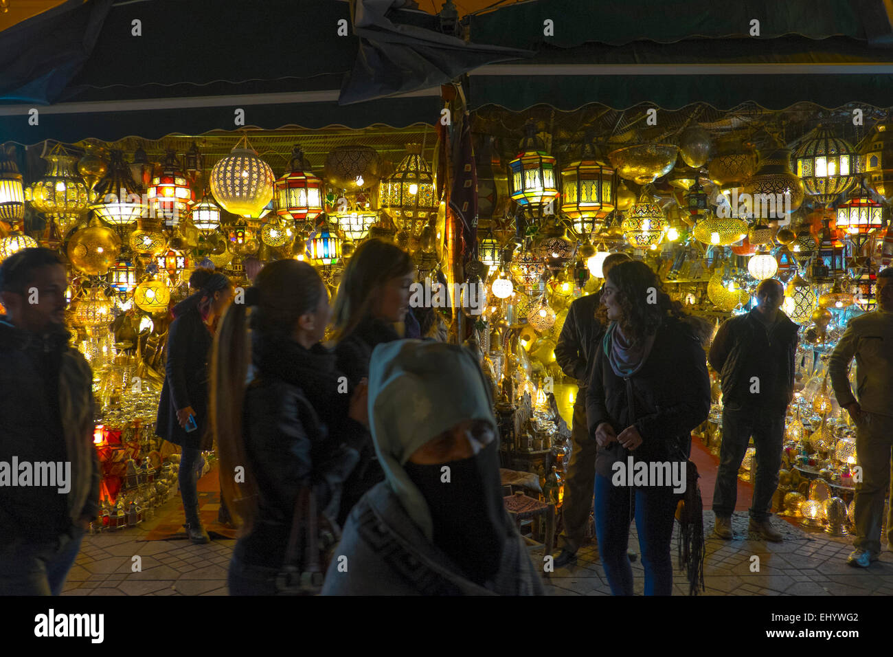 Traditionelle marokkanische Lampe Stall, Medina, Altstadt, Marrakesch, Marokko, Nordafrika Stockfoto
