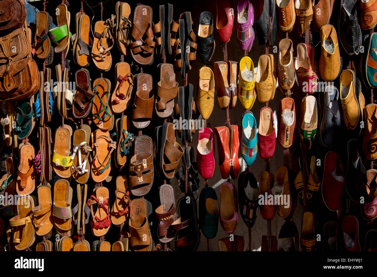 Leder Sandall Stall, Medina, alte Stadt, Marrakesch, Marokko, Nordafrika Stockfoto