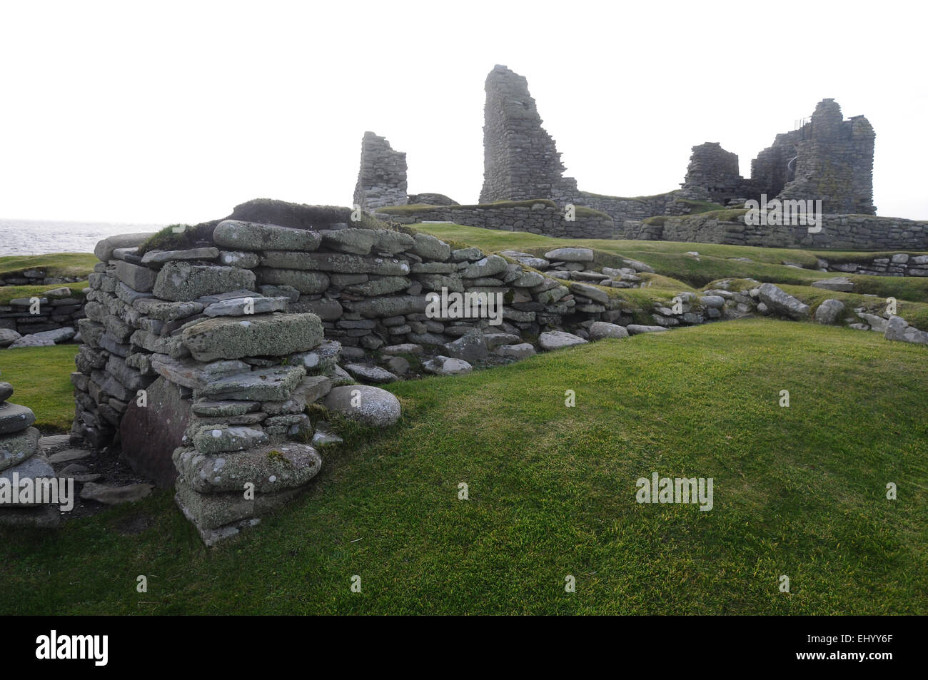 Schottland, Shetland-Inseln, Westküste, Bronzezeit, prähistorische Jarlshof, Festland, Ruinen, Meer Stockfoto