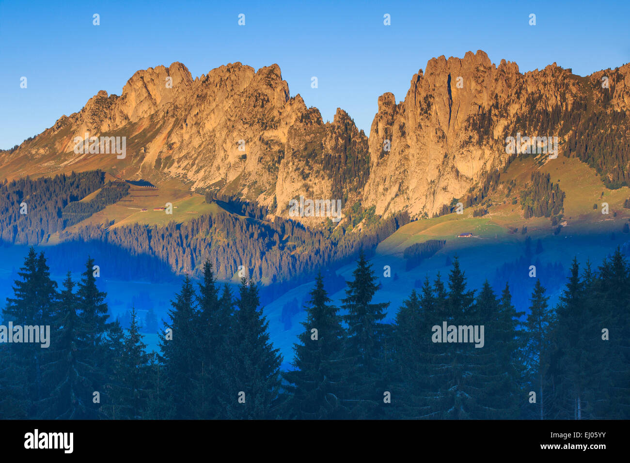 Alpen, Aussicht, Jaun-pass, Berg, Bergpanorama, Berge, Gebirge, Kanton Bern, Dolomiten der Schweiz, Schweizer Dolo Stockfoto