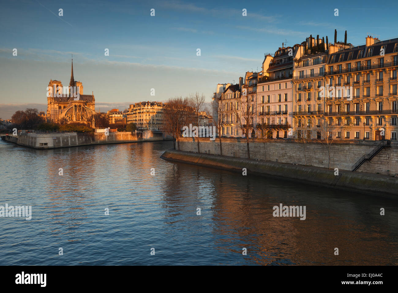 Kathedrale Notre-Dame und die Seine von Sunrise, Paris, Frankreich. Stockfoto