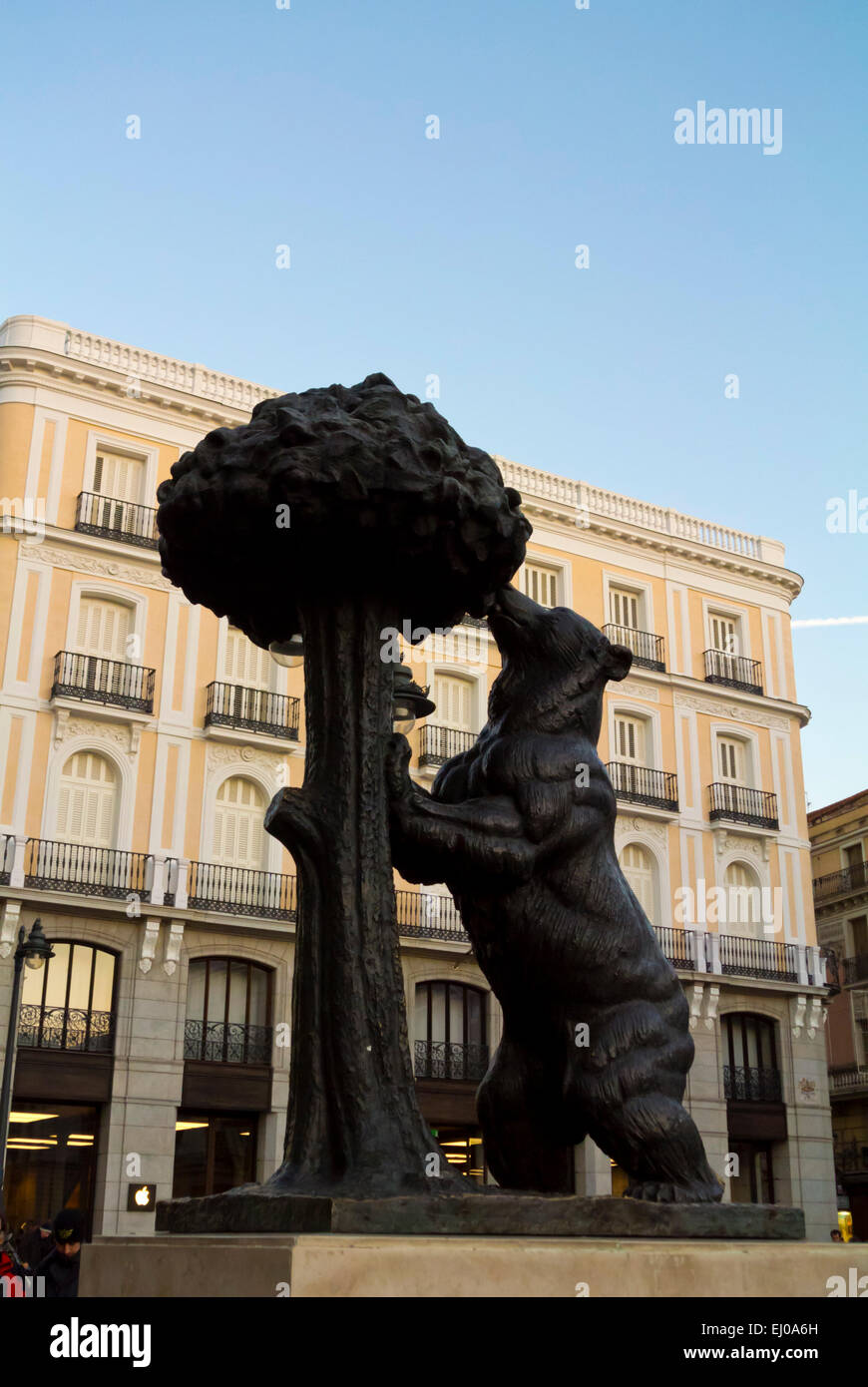 El Oso y El Madrono, Bär und Erdbeerbaum, Symbol für Madrid, Puerta del Sol Platz, zentral-Madrid, Spanien Stockfoto