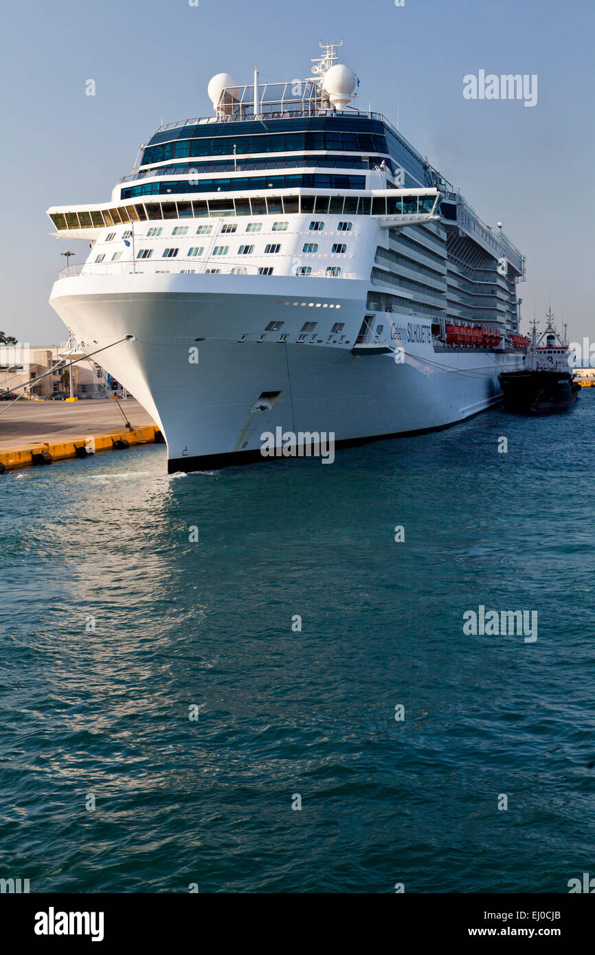"Celebrity Silhouette" Kreuzfahrtschiff im Hafen von Piräus in Athen, Griechenland. Stockfoto