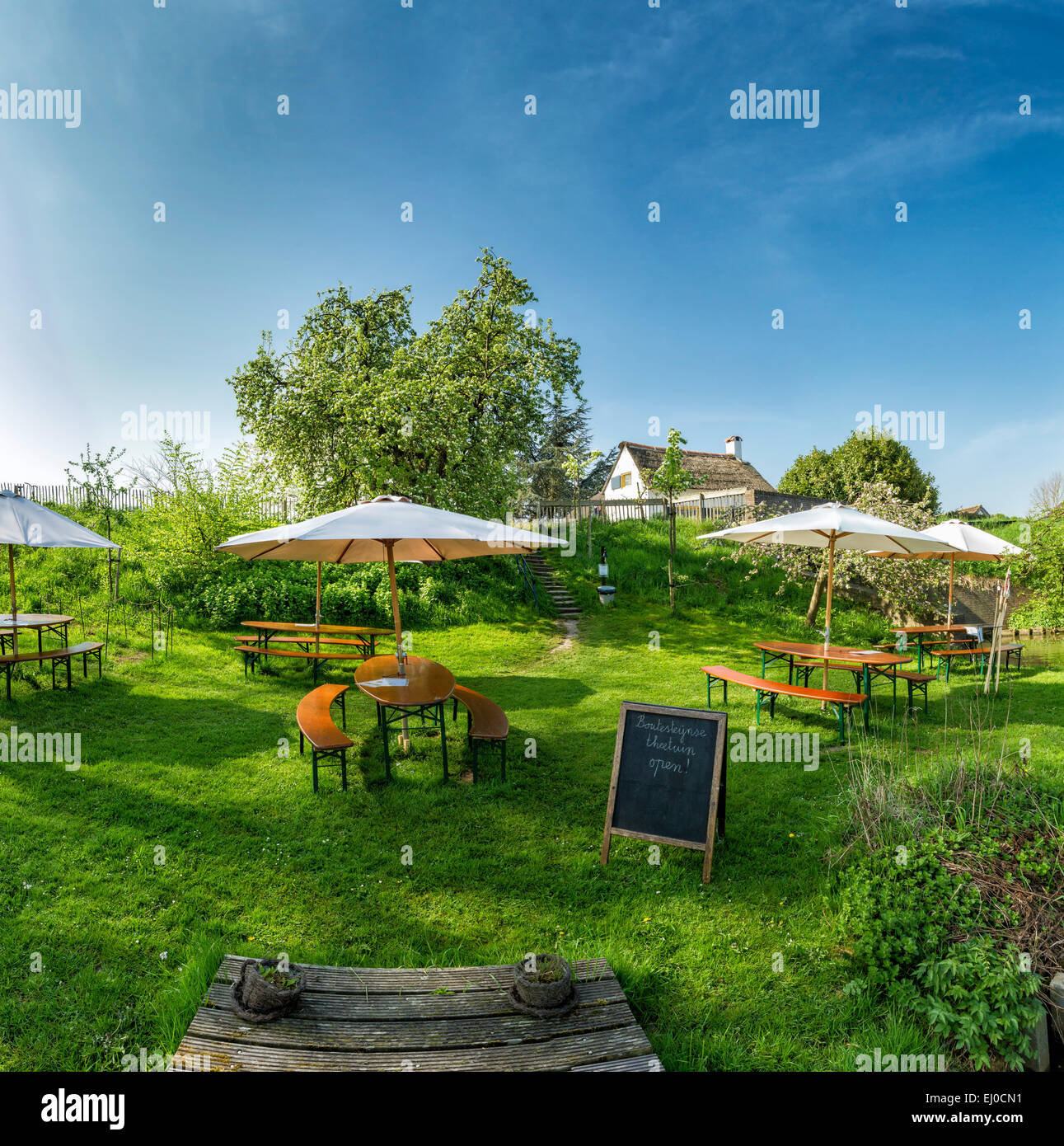 Beesd, Deutschland, Holland, Europa, Haus, Blumen, Bäume, Frühling, outdoor-Café, Tee-Garten Stockfoto