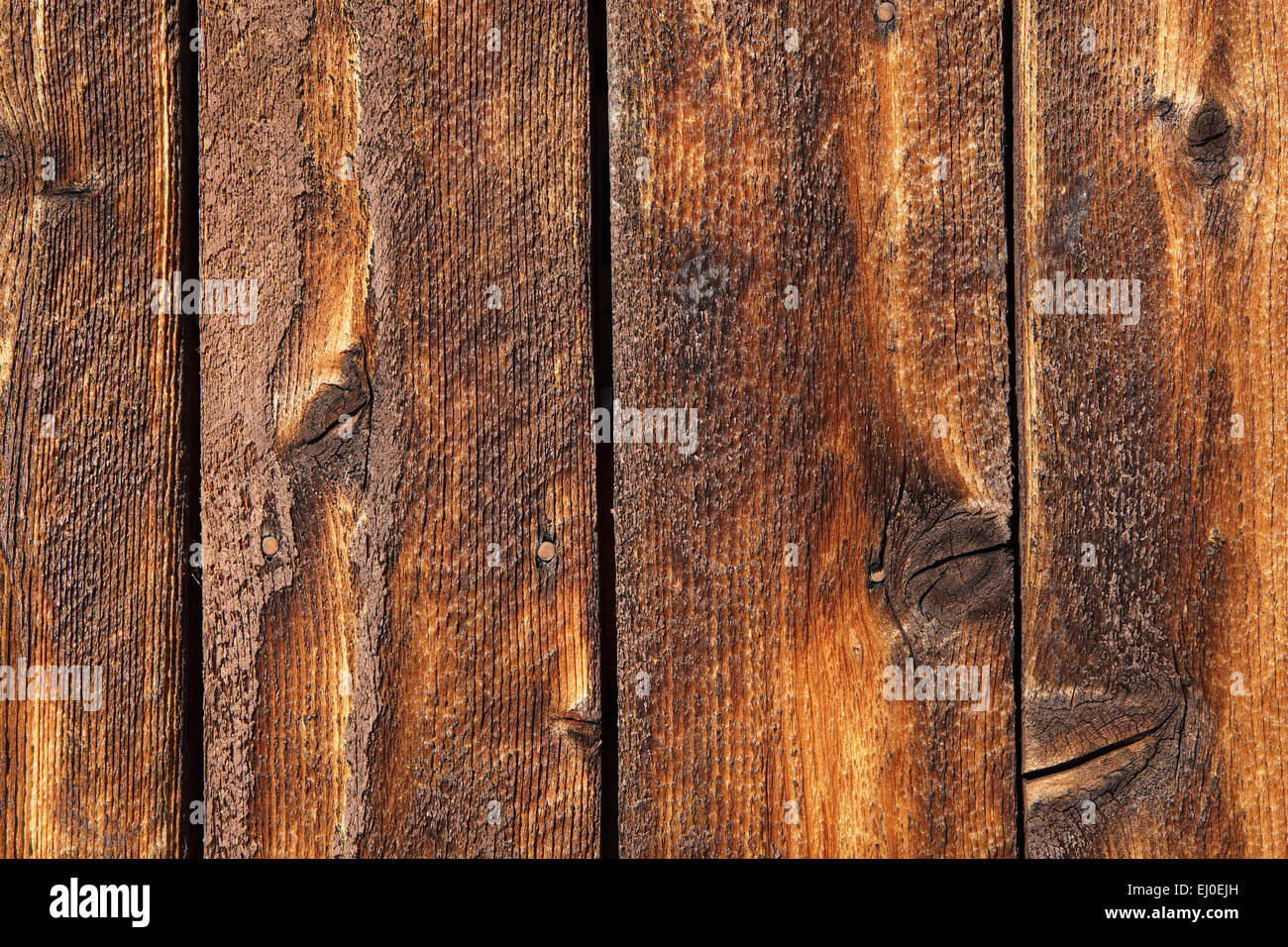 Verwitterte Holzbohle eine alte Hütte, tolle Hintergrund und Textur, details Stockfoto