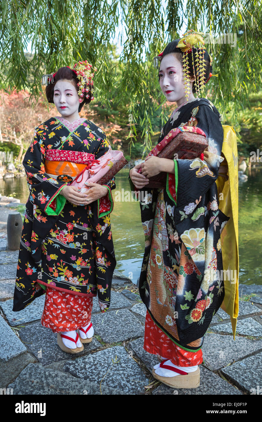 Japan, Asien, Kyoto, Outdoor, bunt, Kostüm, Geishas, keine Modellfreigabe, Mädchen, Japan, Kimono, Schmink, Tradition Stockfoto