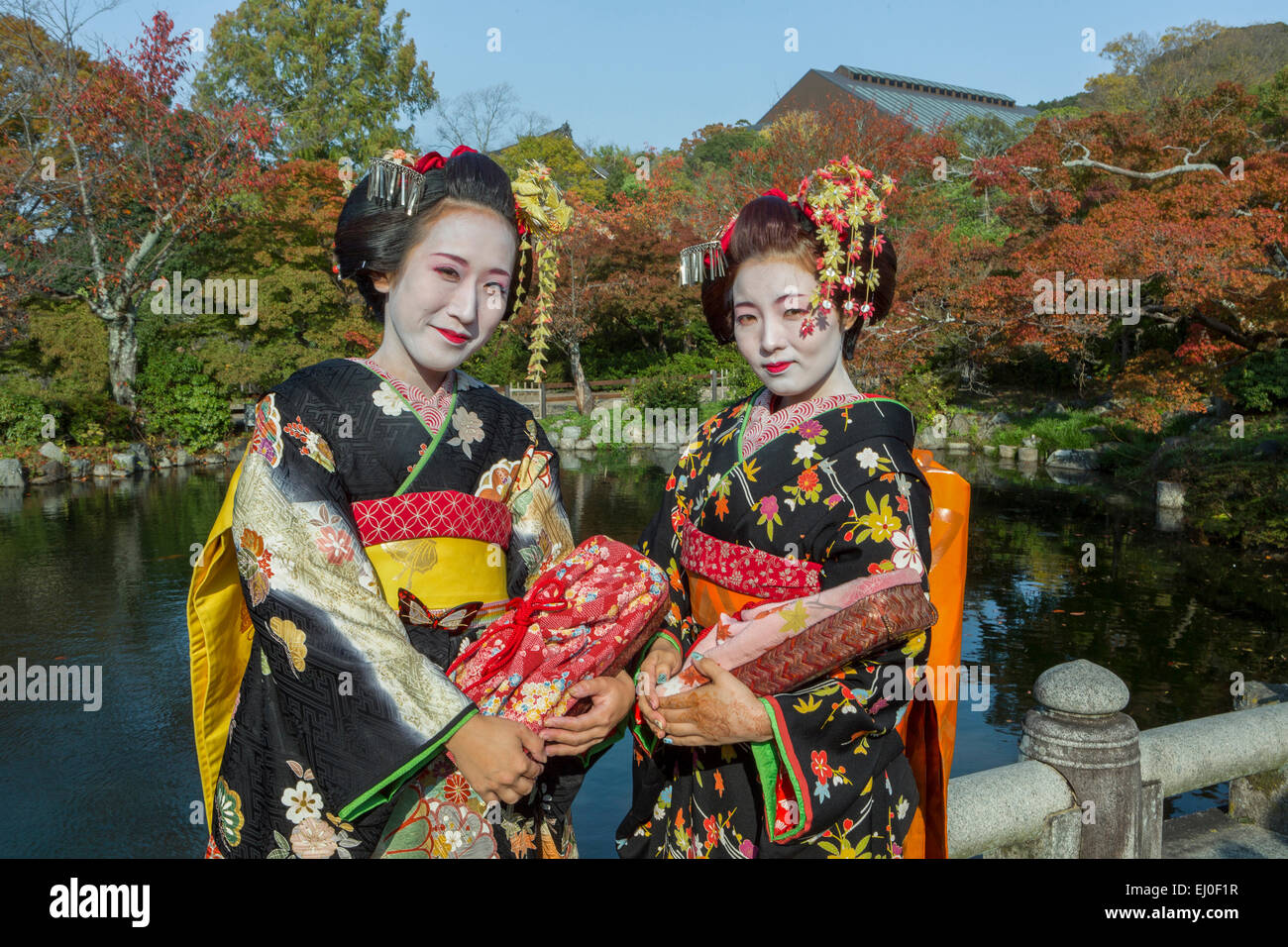 Japan, Asien, Kyoto, Outdoor, bunt, Kostüm, Geishas, keine Modellfreigabe, Mädchen, Japan, Kimono, Schmink, traditionelle Stockfoto