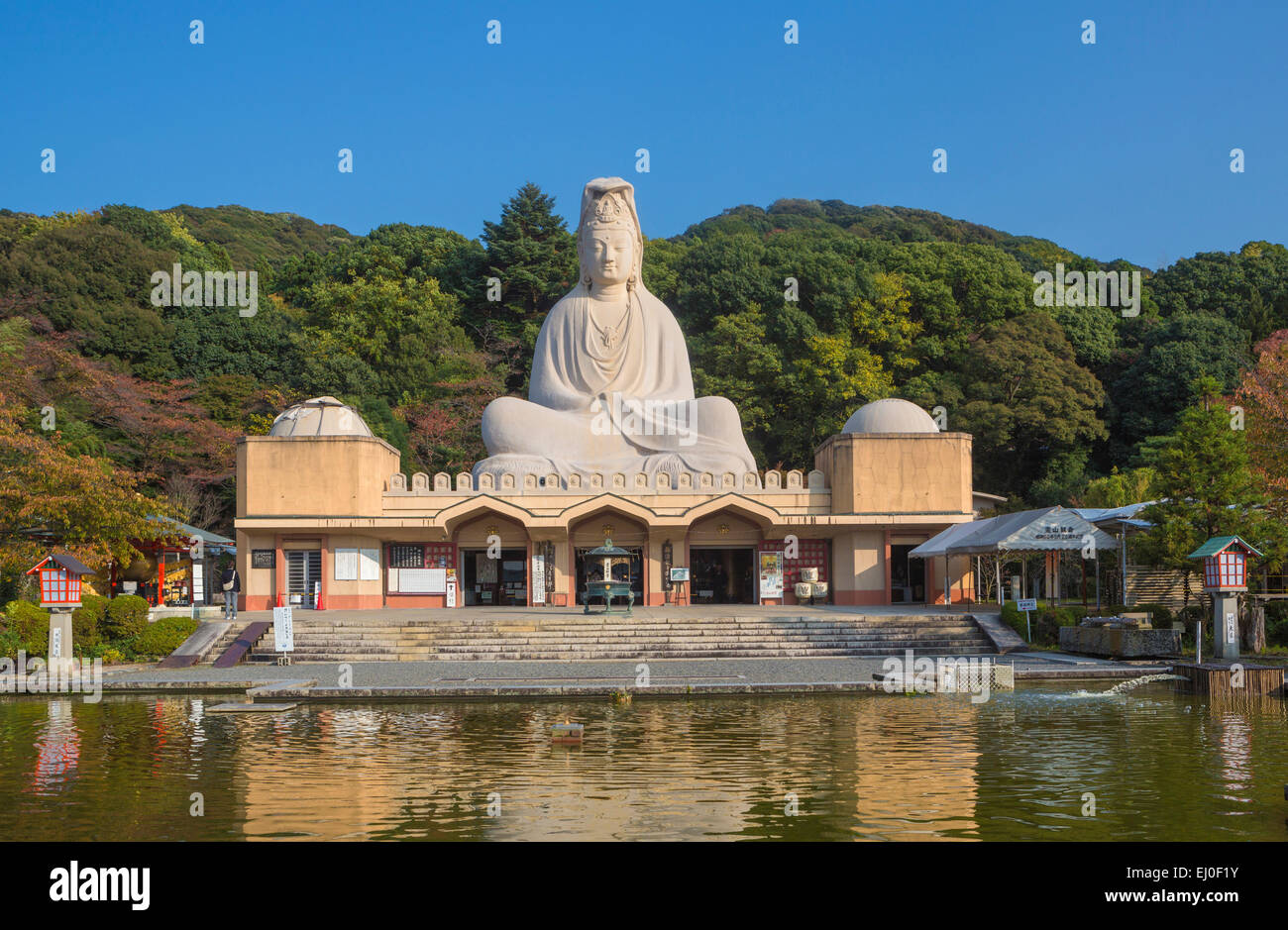 Japan, Asien, Kyoto, Landschaft, Ryozen Kannon, Tempel, Architektur, groß, Buddha, bunt, Herbst, Denkmal, keine Menschen, Teich, refl Stockfoto