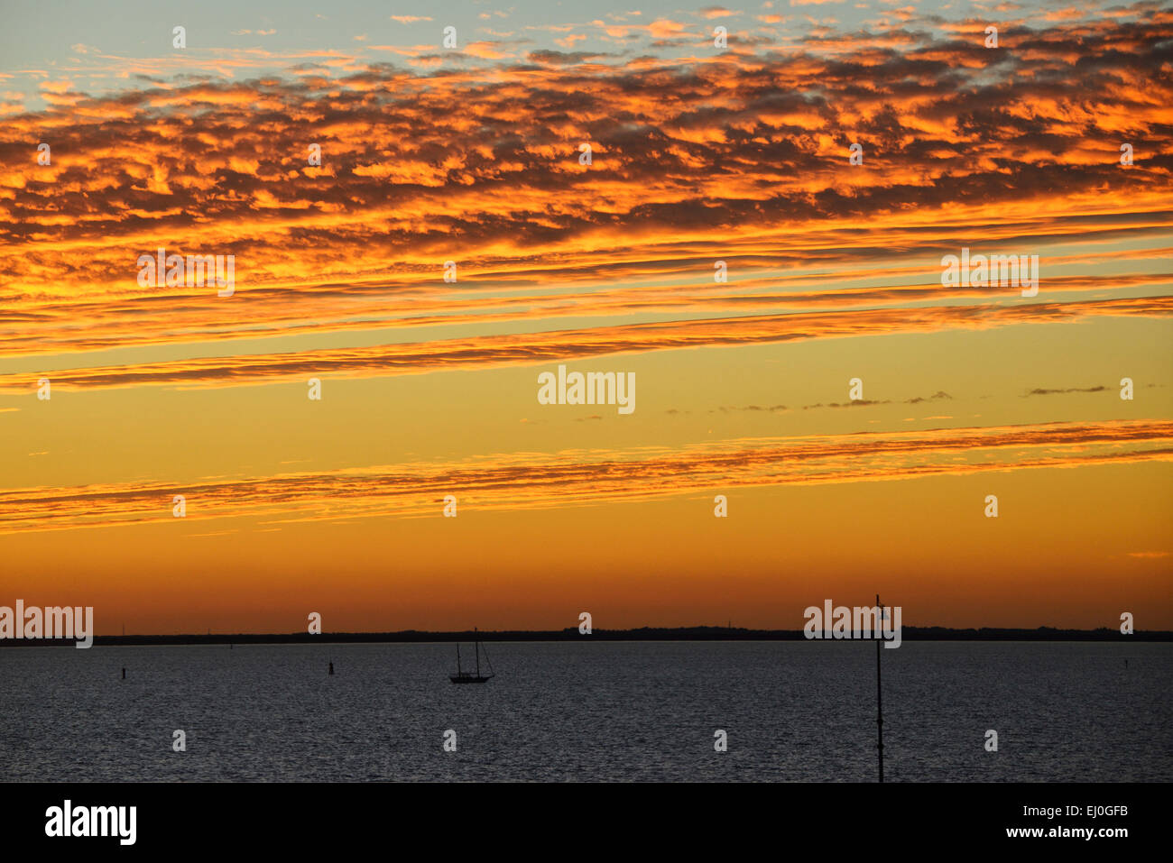 USA, Florida, Charlotte County, Punta Gorda, Sonnenuntergang über Peace River im Hafen von Charlotte Stockfoto