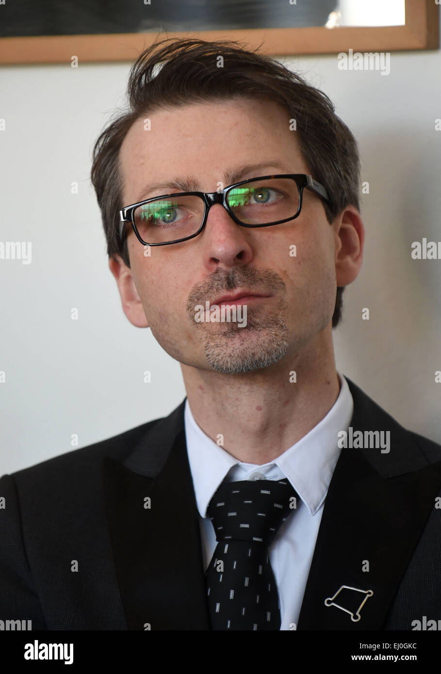 Aenigma, hundert Jahre anthroposophische Kunst Ausstellung ist die weltweit zunächst versuchen, die lange Geschichte der anthroposophischen Kunst- und seine Aufnahme in die Geschichte der visuellen Kultur zusammenfassen. Die Ausstellung wird im Museum of Modern Art in Olomouc, Tschechische Republik, 19. März 2015 gestartet werden. Im Bild Kunsthistoriker Thomas Bauer-Friedrich, Direktor Kunstmuseum Moritzburg in Halle. (CTK Foto/Ludek Perina) Stockfoto