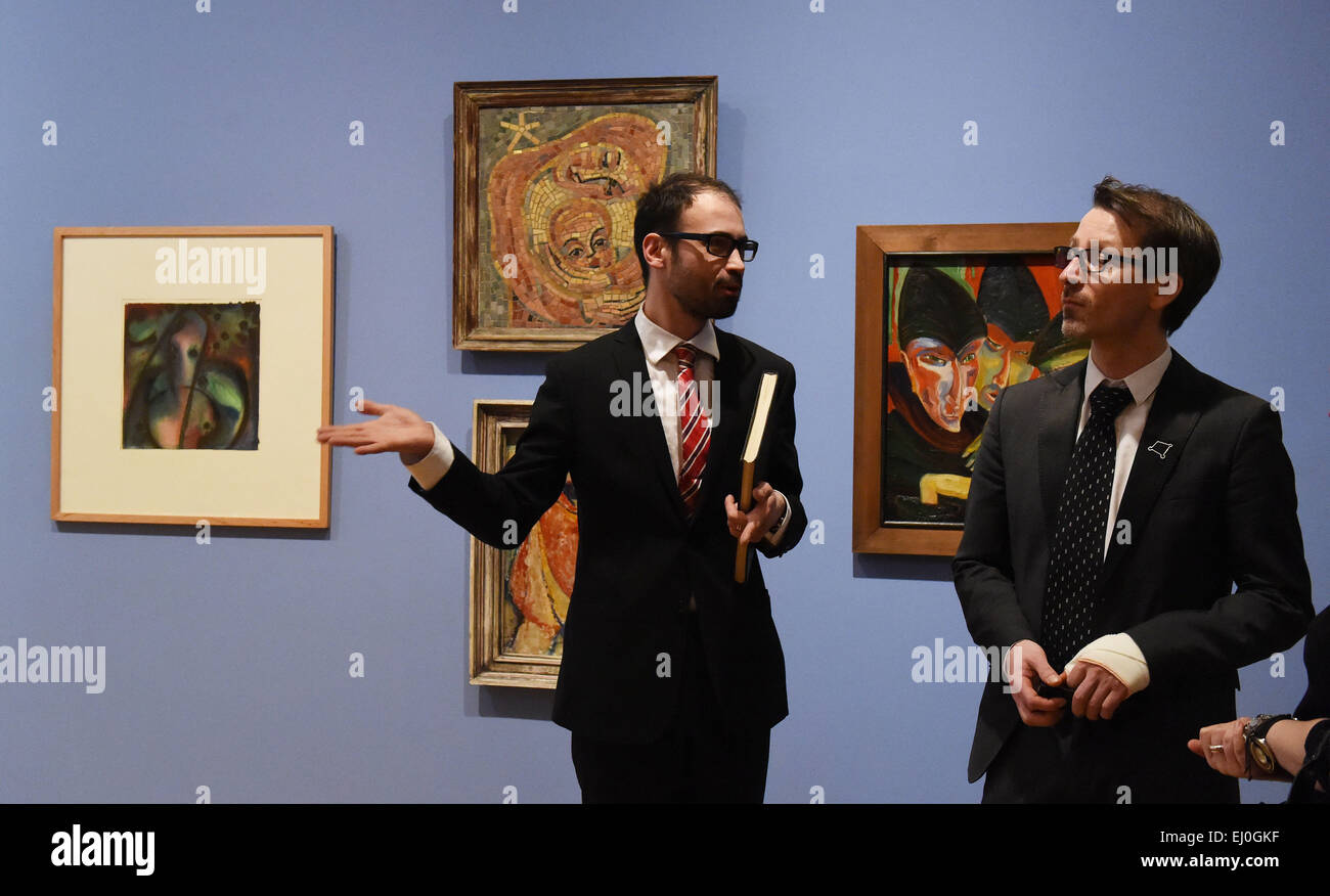 Aenigma, hundert Jahre anthroposophische Kunst Ausstellung ist die weltweit zunächst versuchen, die lange Geschichte der anthroposophischen Kunst- und seine Aufnahme in die Geschichte der visuellen Kultur zusammenfassen. Die Ausstellung wird im Museum of Modern Art in Olomouc, Tschechische Republik, 19. März 2015 gestartet werden. Abgebildete Kurator und Autor des Ausstellungskonzept David Voda (links) und Kunsthistoriker Thomas Bauer-Friedrich, Direktor Kunstmuseum Moritzburg in Halle. (CTK Foto/Ludek Perina) Stockfoto