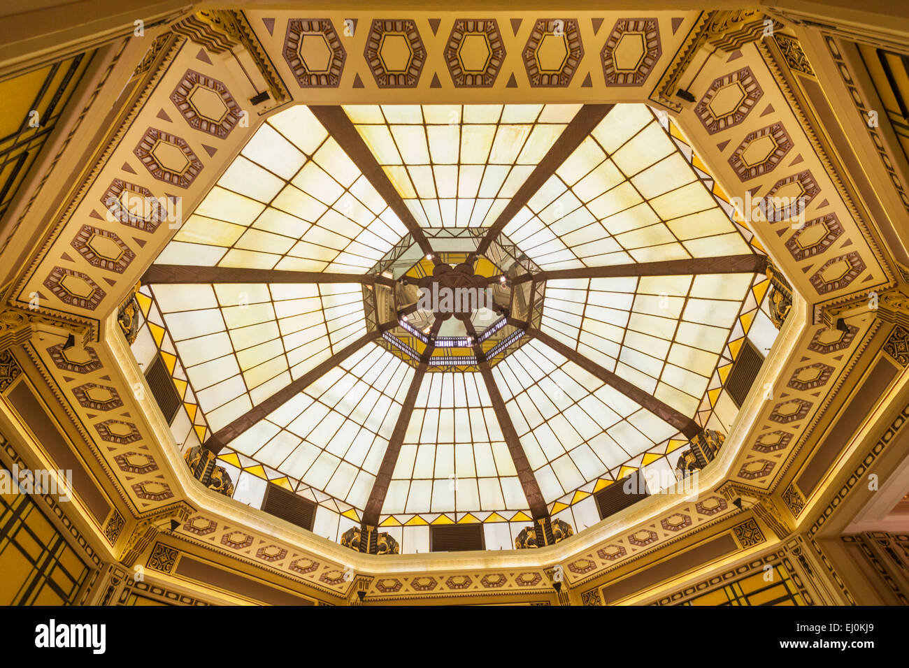 China, Shanghai, Fairmont Peace Hotel Lobby Bereich Oberlicht Stockfoto