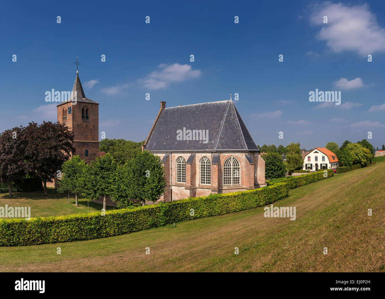 Niederlande, Gelderland, Holland, Europa, Gendt Kirche, Feld, Wiese, Sommer, Stockfoto