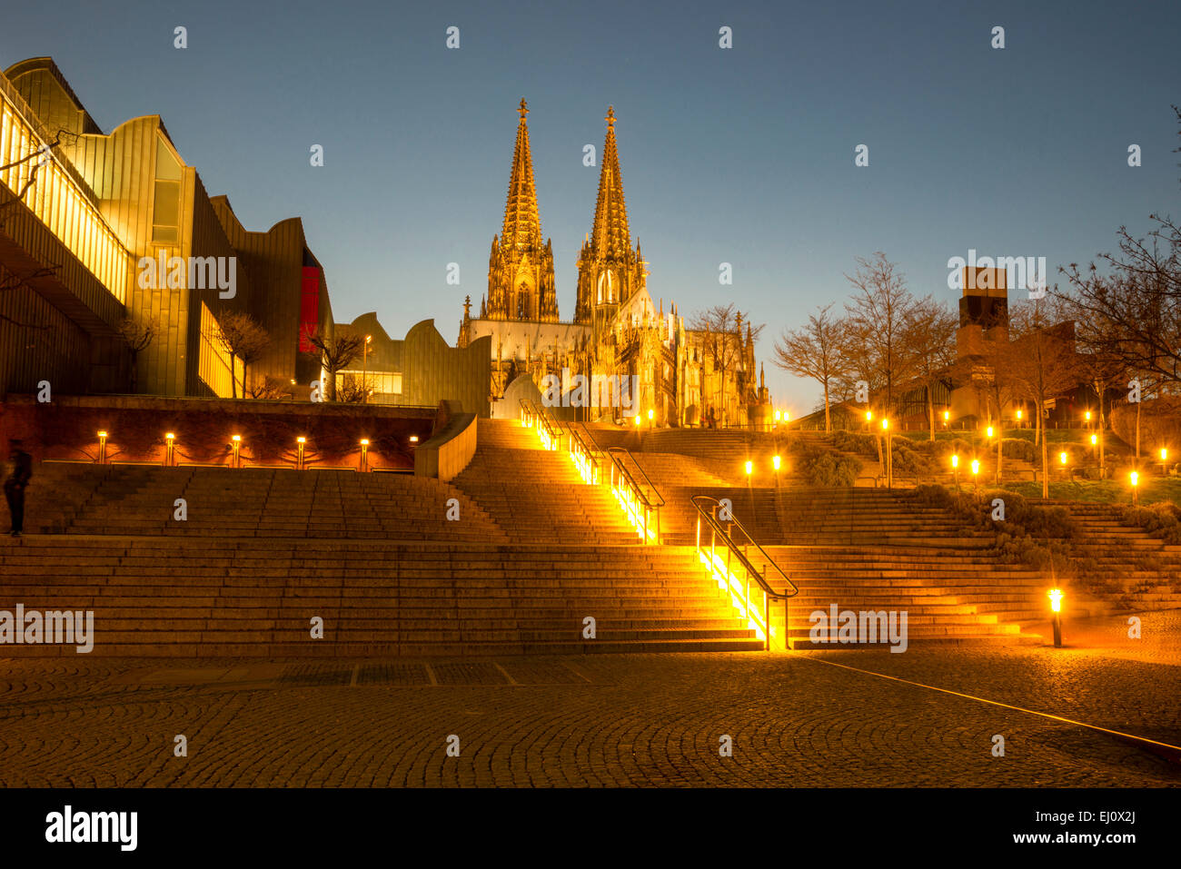 Treppen, Rhein Garten, Heinrich Böll Square, Museum Ludwig, Kathedrale, Dom, Köln, Nordrhein-Westfalen, Deutschland, Europa Stockfoto