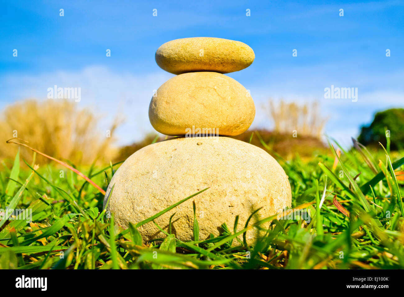 Gestapelten Steinen in der Natur. Stockfoto