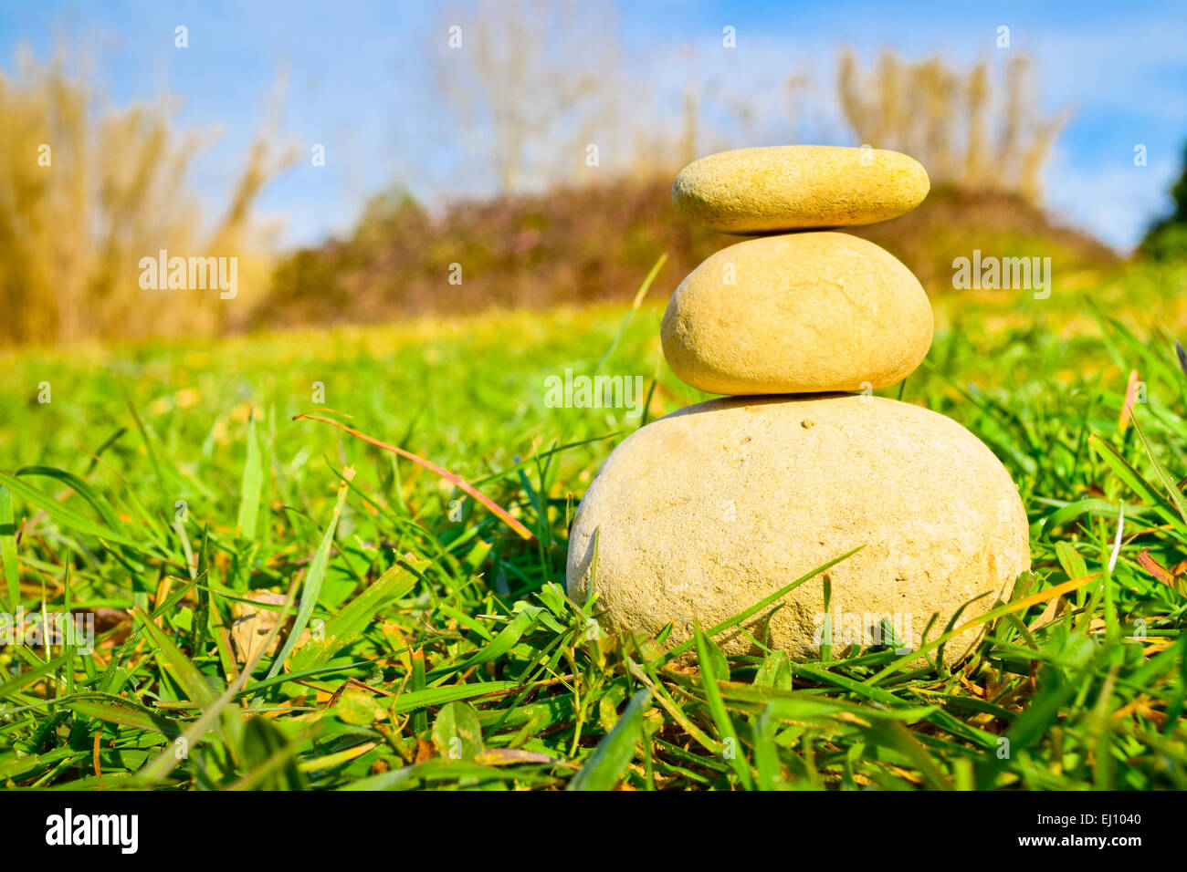 Gestapelten Steinen in der Natur. Stockfoto