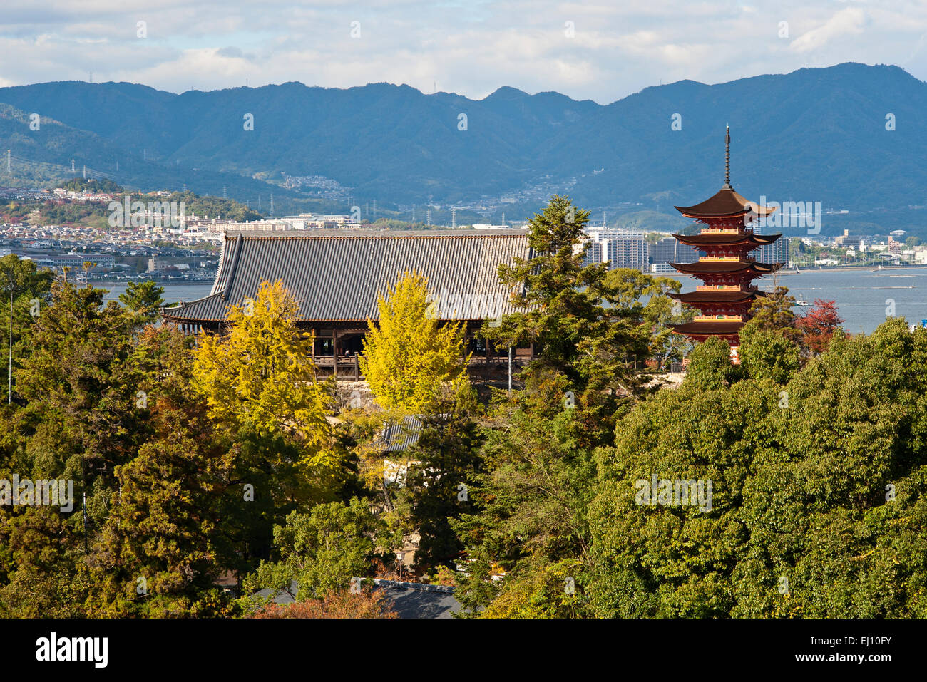 Japan 5 stöckige Pagode, Itsukushima Schrein, der Insel Miyajima, UNESCO Weltkulturerbe Stockfoto