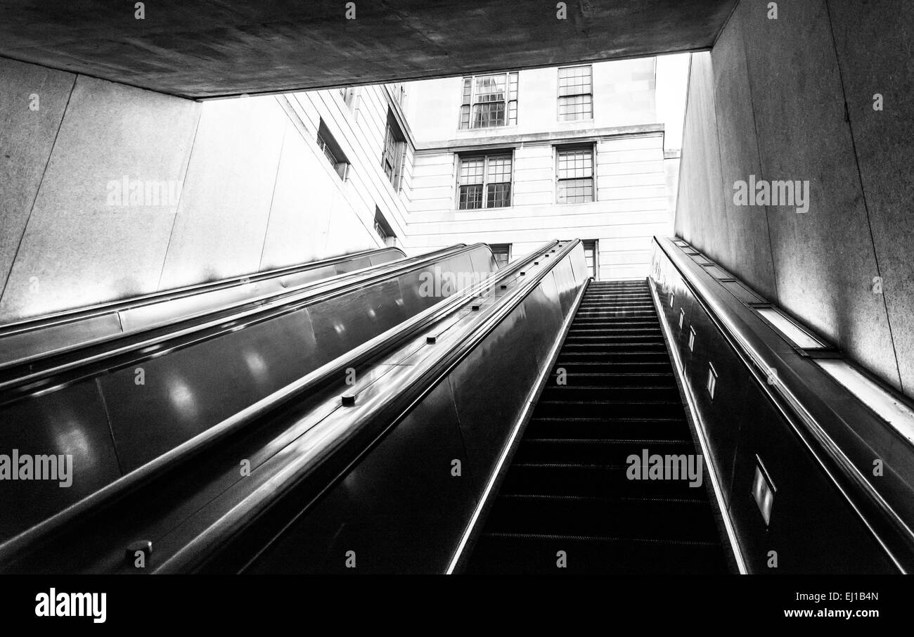 Rolltreppen im Smithsonian Metro Station, Washington, DC. Stockfoto
