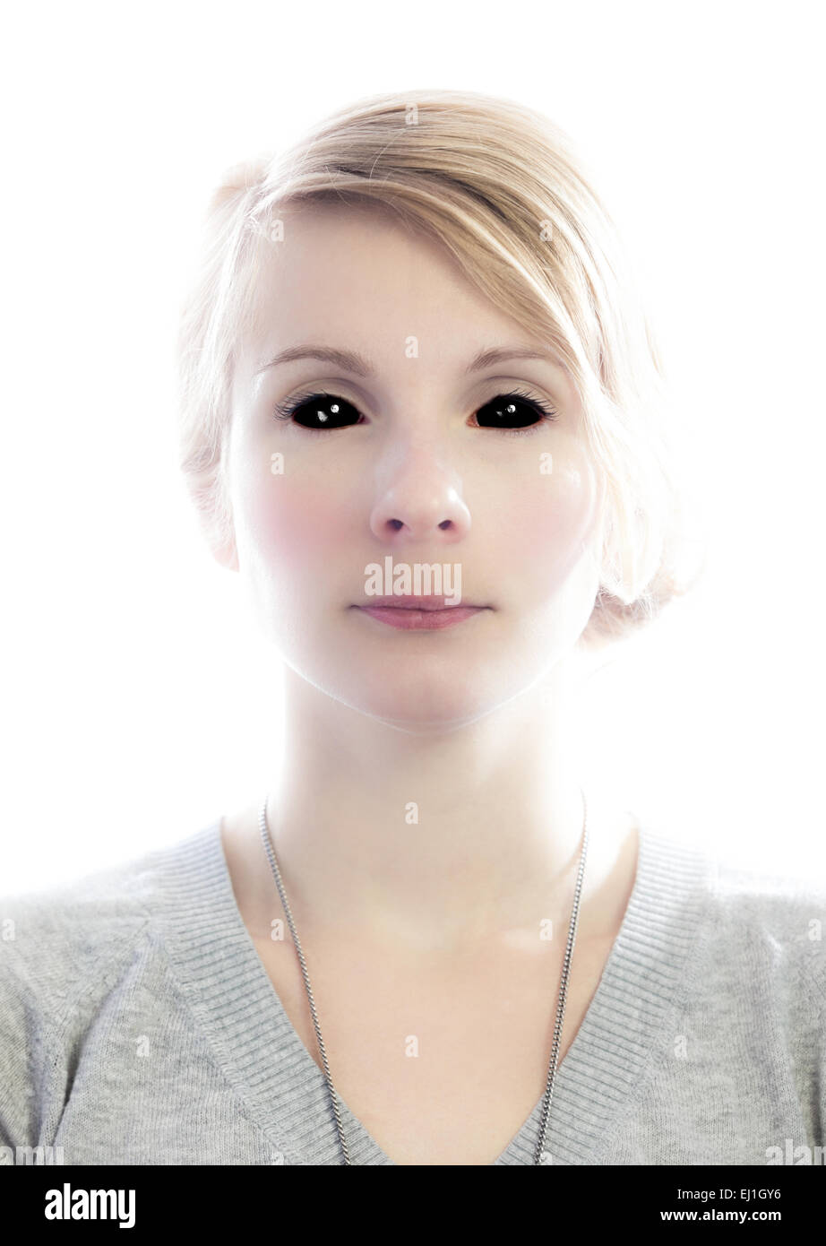 Mugshort einer schönen dämonischen Frau mit keine Gesichts Ausdruck Isolated on White Stockfoto