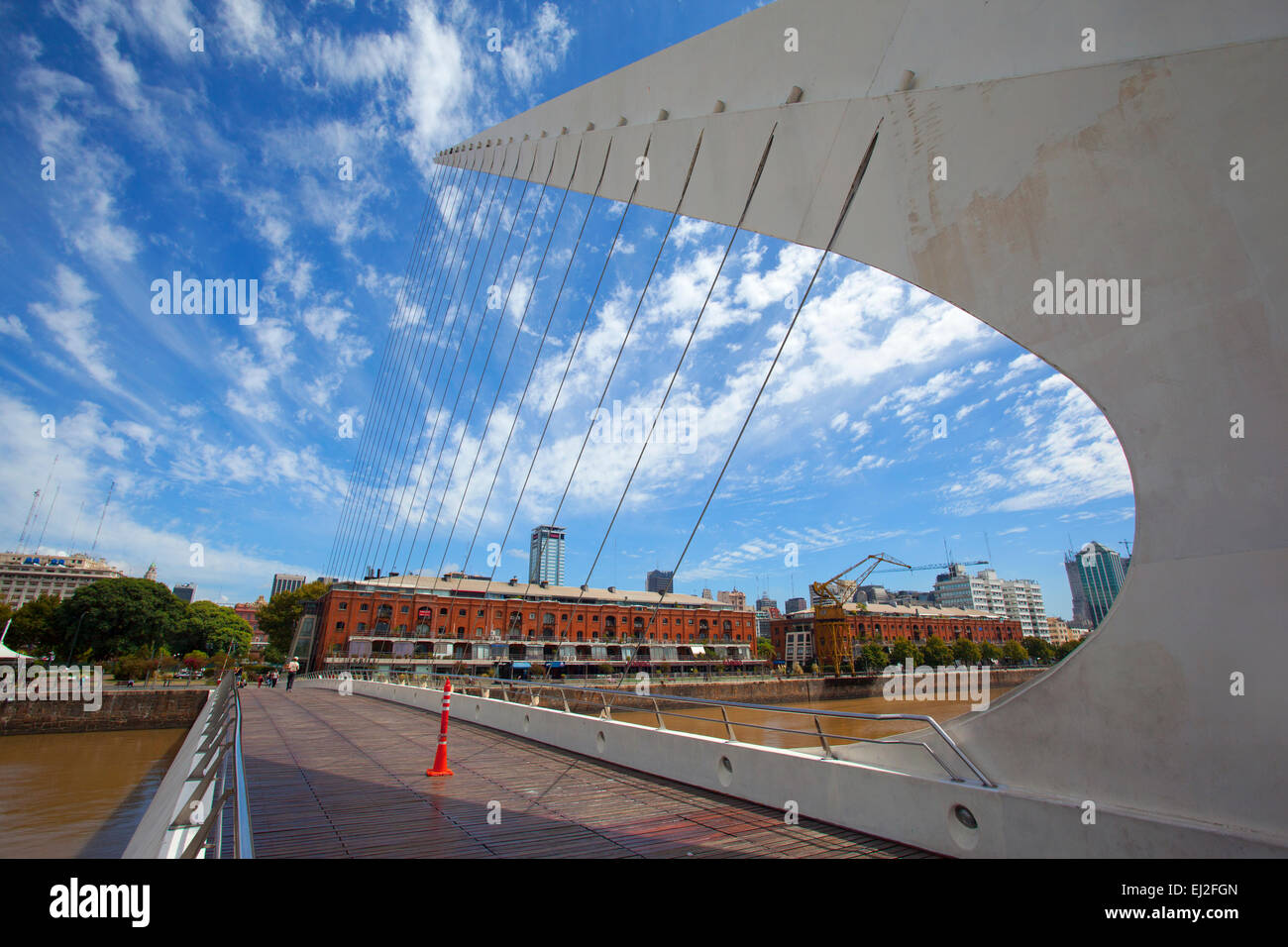 Puente De La Mujer, Puerto Madero. Buenos Aires, Argentinien. Stockfoto