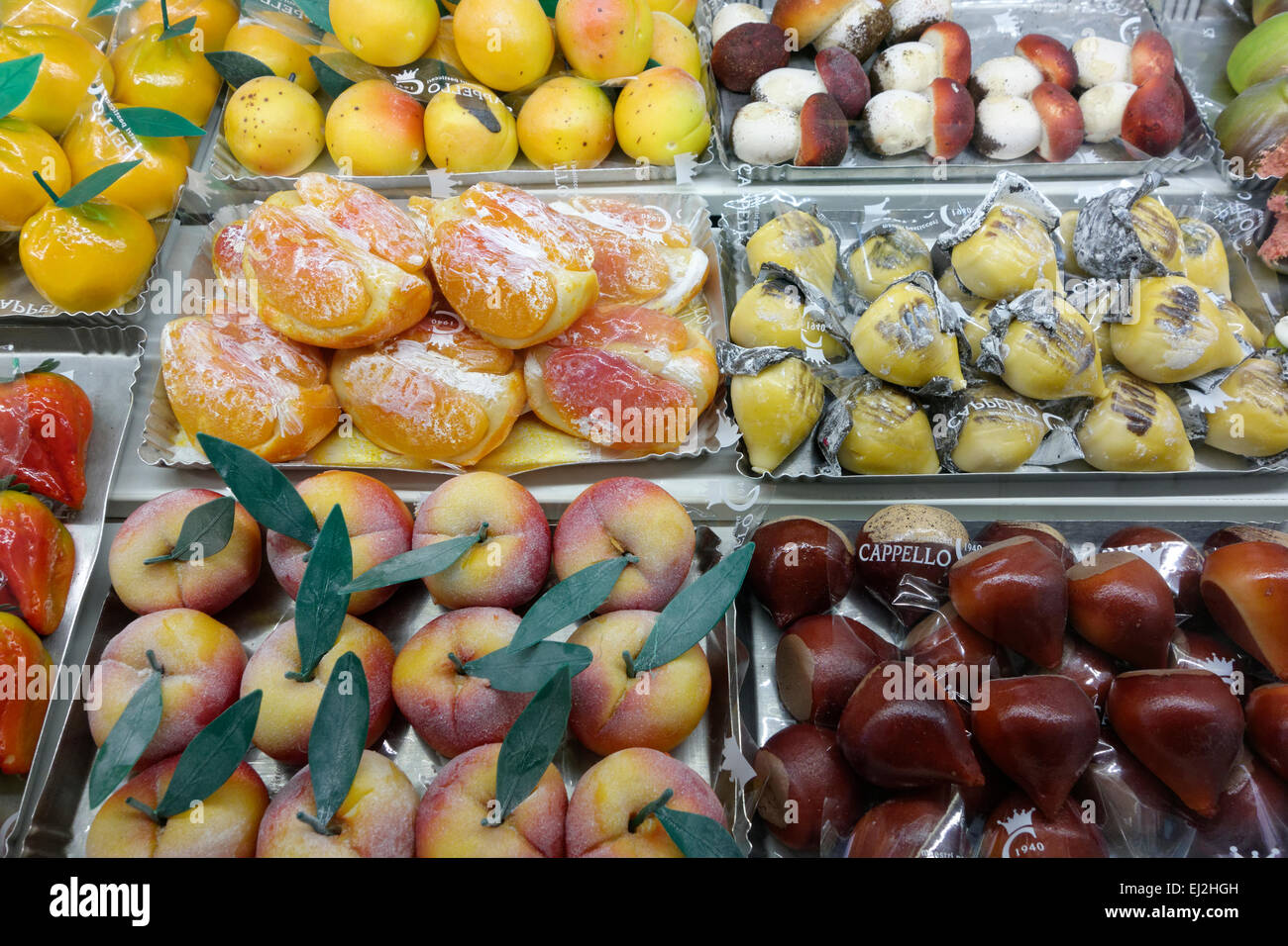Marzipan fruit sicily -Fotos und -Bildmaterial in hoher Auflösung – Alamy