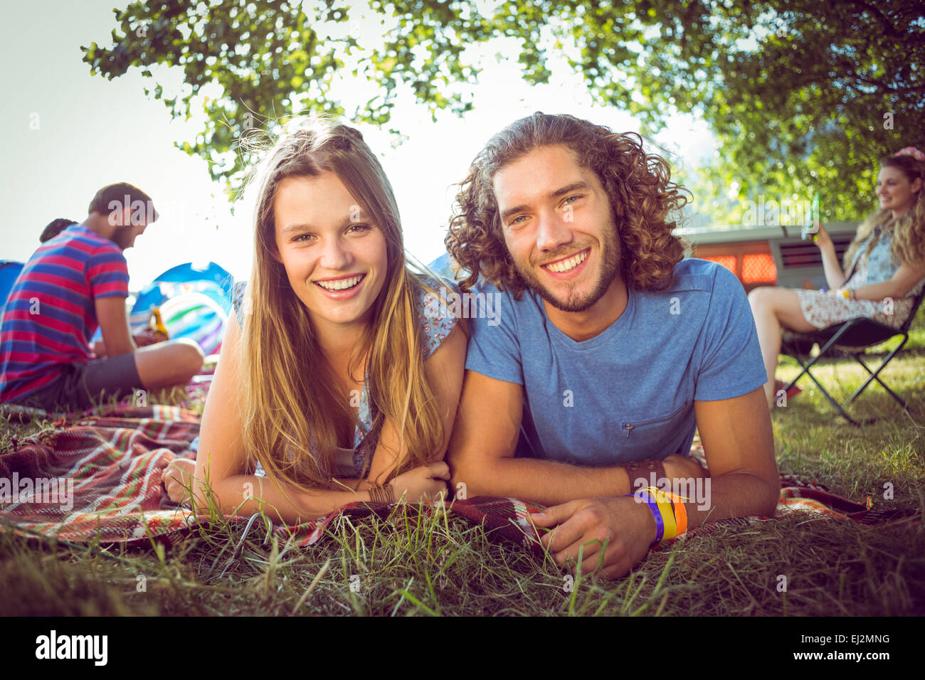 Hipster-paar lächelnd in die Kamera Stockfoto