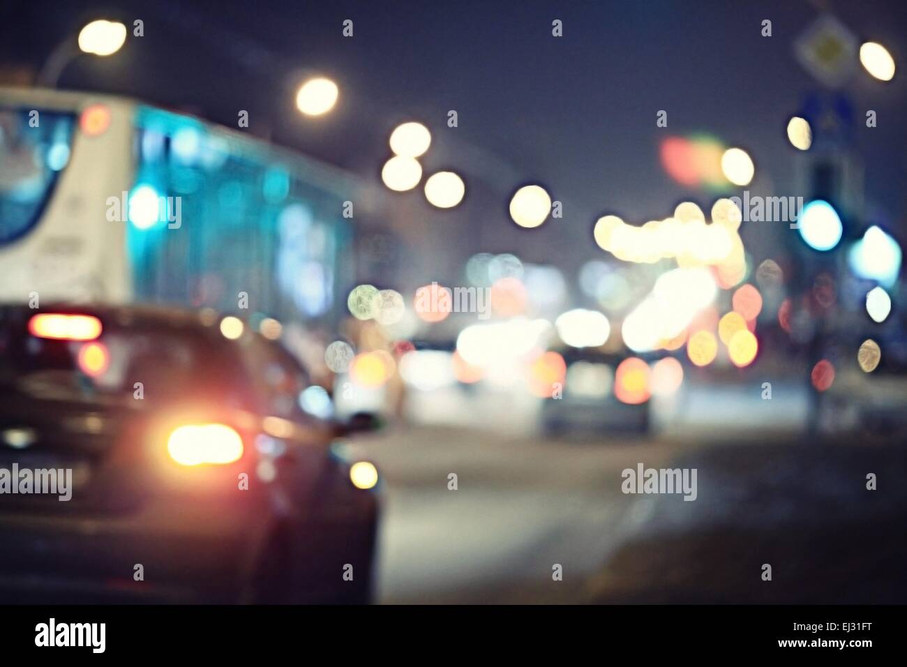 Nacht-Straße in der Stadt der Lichter Autos Staus Stockfoto