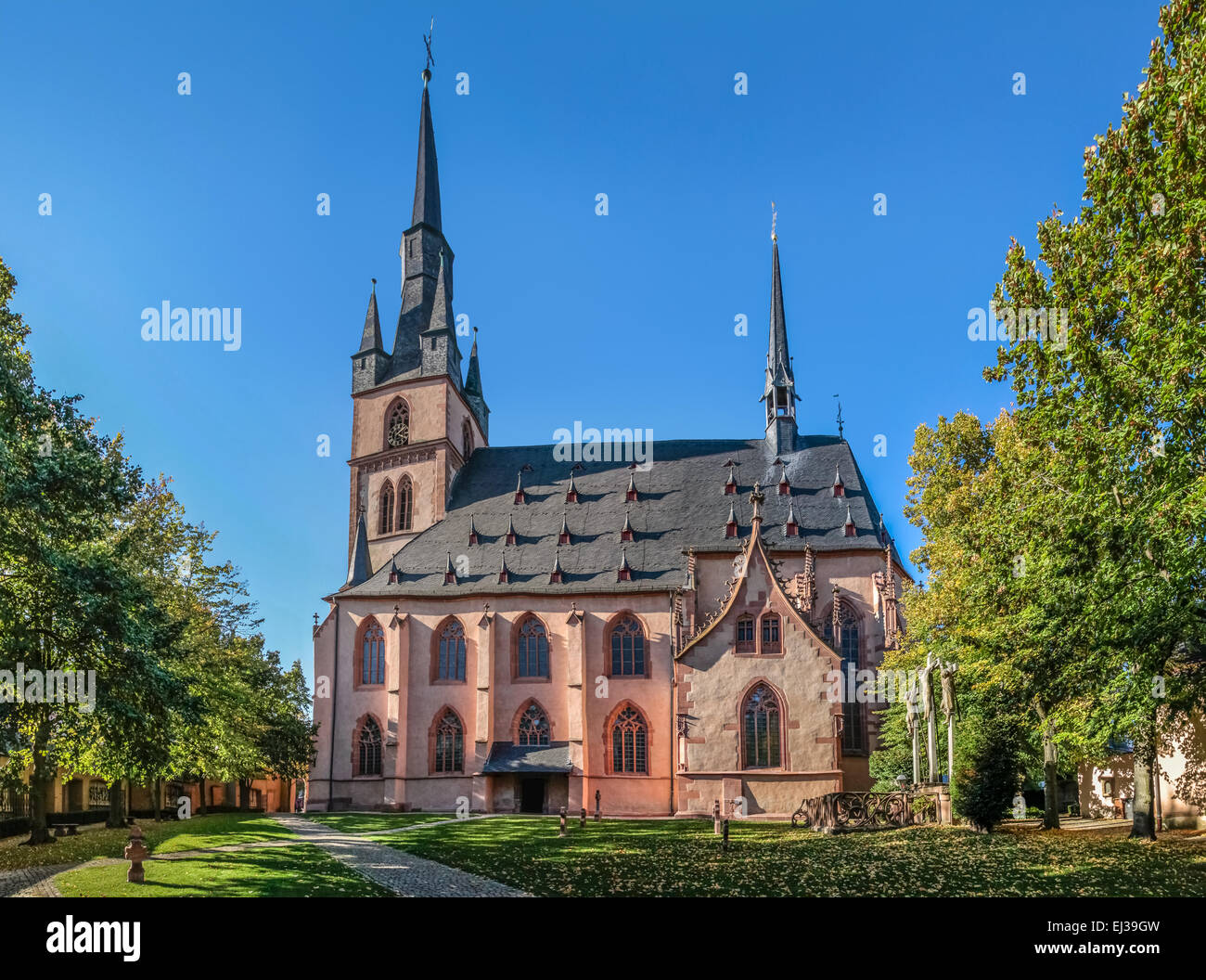 Katholische Kirche St. Valentinus in Kiedrich, Rheingau, Hessen, Deutschland Stockfoto