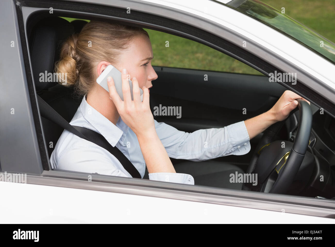 Geschäftsfrau auf dem Handy Stockfoto