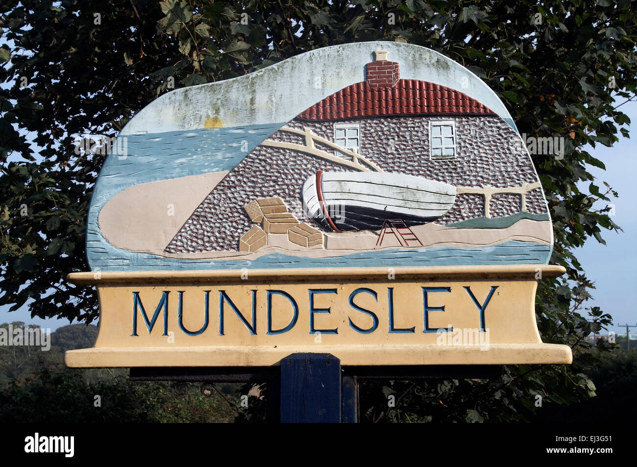 Mundesley aus Holz Ortsschild Norfolk England UK Europe Stockfoto