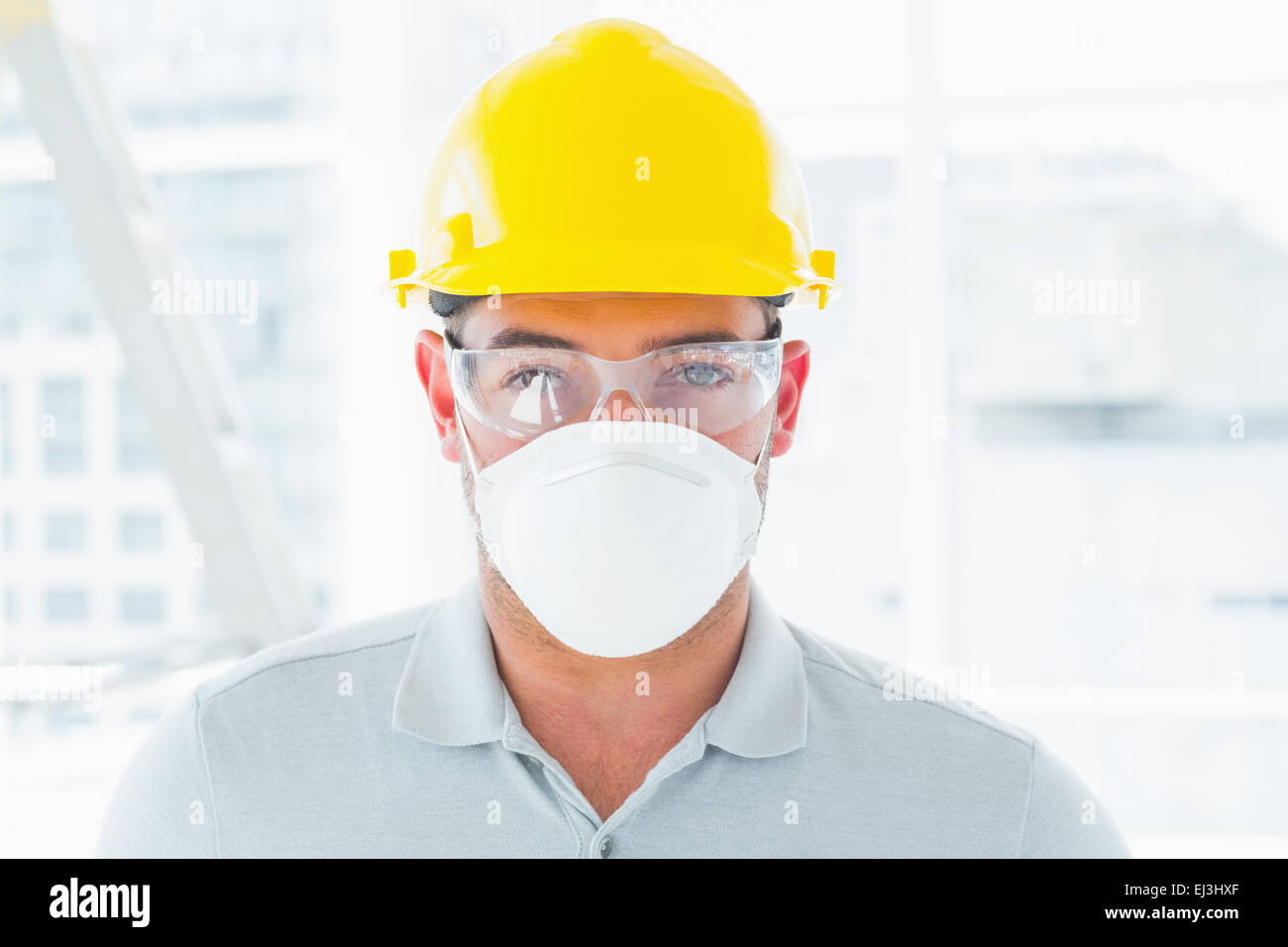 Zuversichtlich Handwerker tragen Schutzkleidung Stockfoto