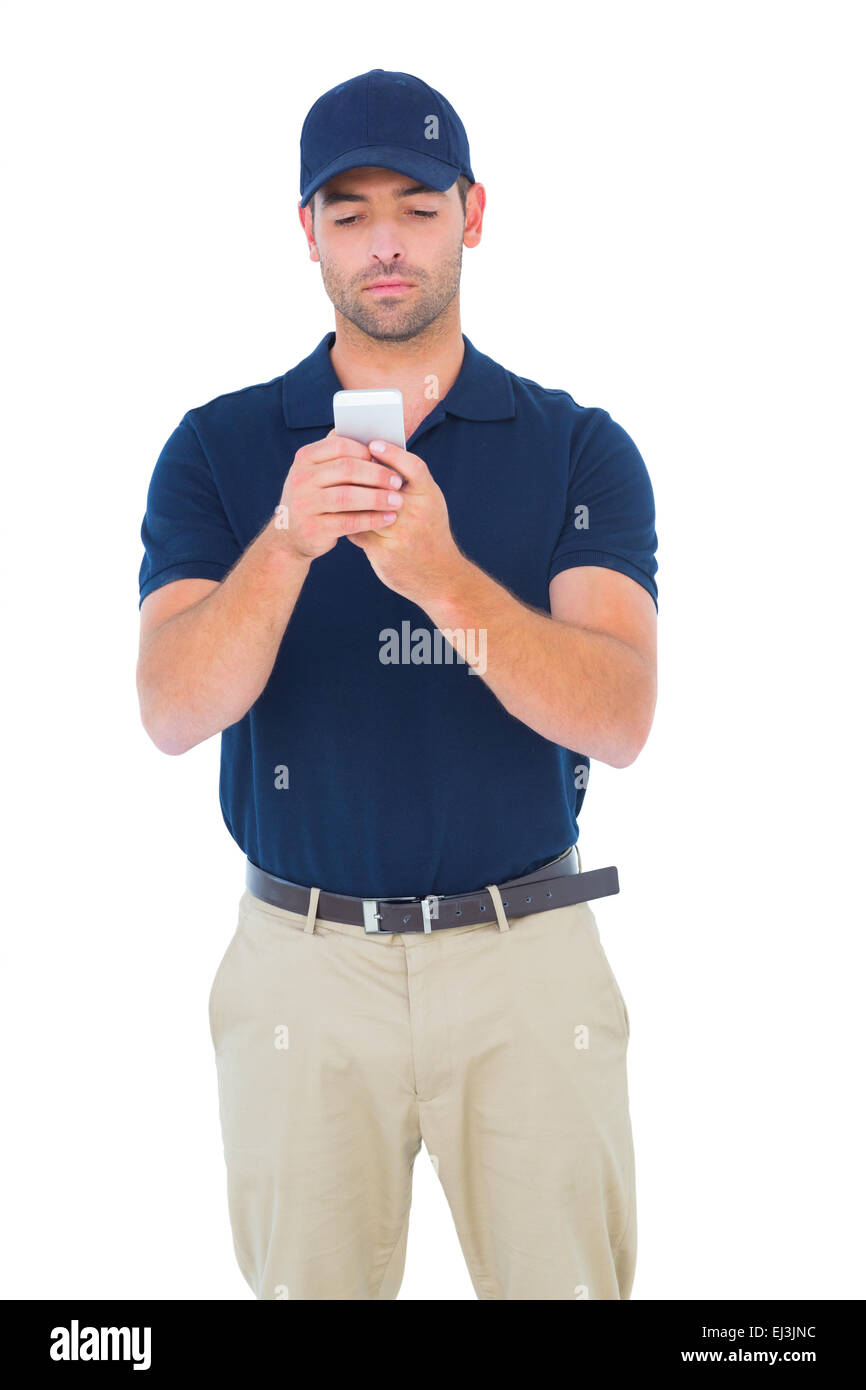Kurier-Mann mit Handy Stockfoto