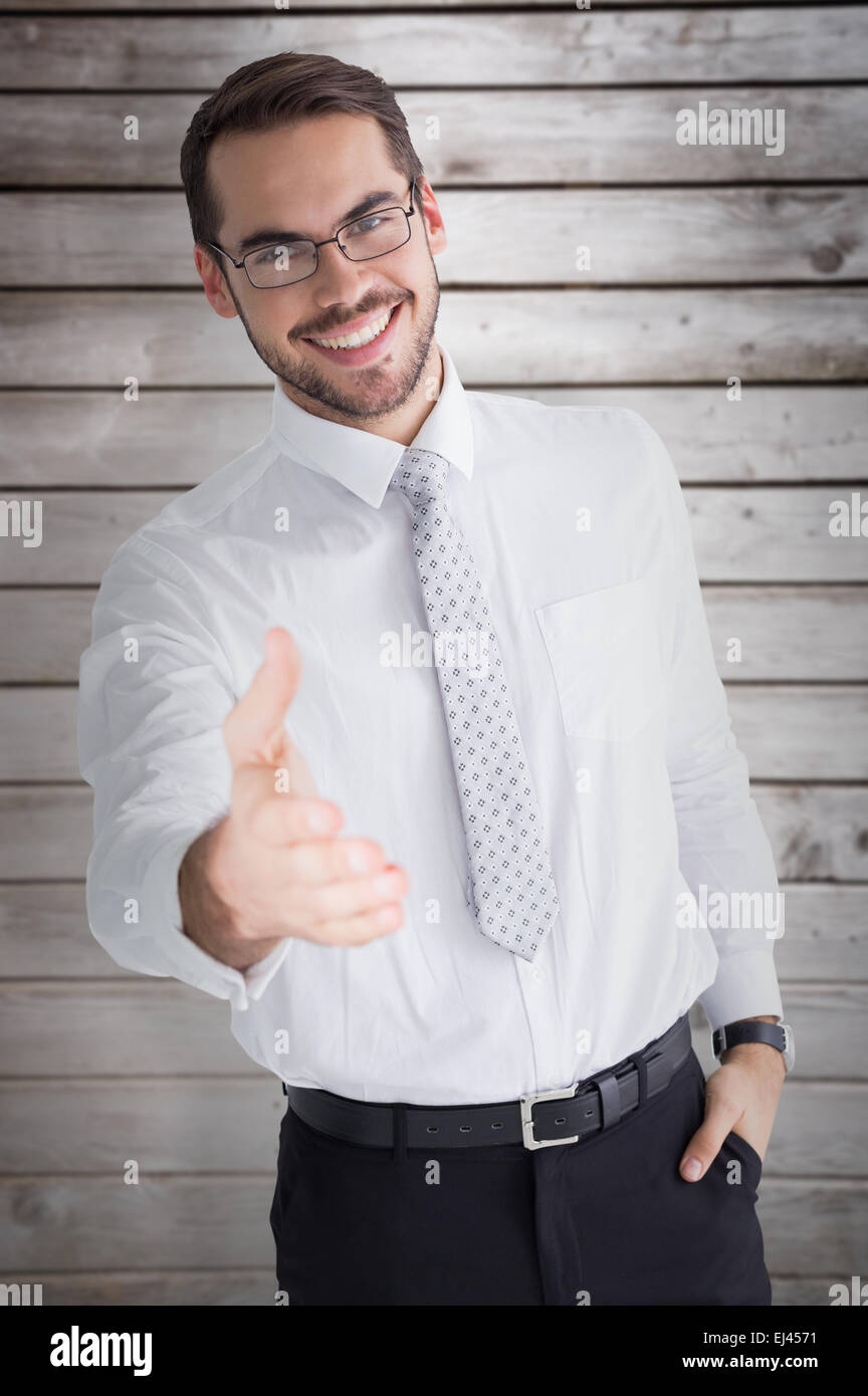 Zusammengesetztes Bild glücklich Kaufmann mit Brille bietet handshake Stockfoto