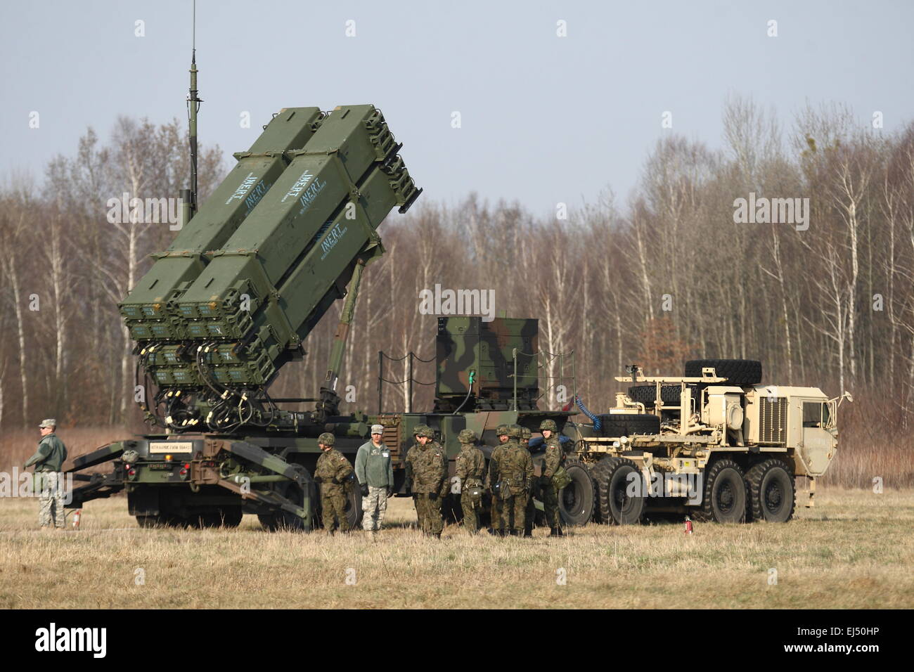 Sochaczew, Polen 21. März 2015 US Army Europe 10. Armee-Luft und Missile Defense Unit in Polen für Missile Defense Übung bereitgestellt. Delta-Batterie, 5. Bataillon, 7. Luft-Verteidigung-Artillerie-Regiment beteiligt sich an der einwöchigen Übung im Rahmen einer Reihe von Aktivitäten im Rahmen der Operation Atlantic zu beheben, die darauf abzielt, Verbündete, beruhigen demonstrieren Bewegungsfreiheit und regionale Aggression auf der östlichen Flanke der NATO zu verhindern. Bildnachweis: Michal Fludra/Alamy Live-Nachrichten Stockfoto