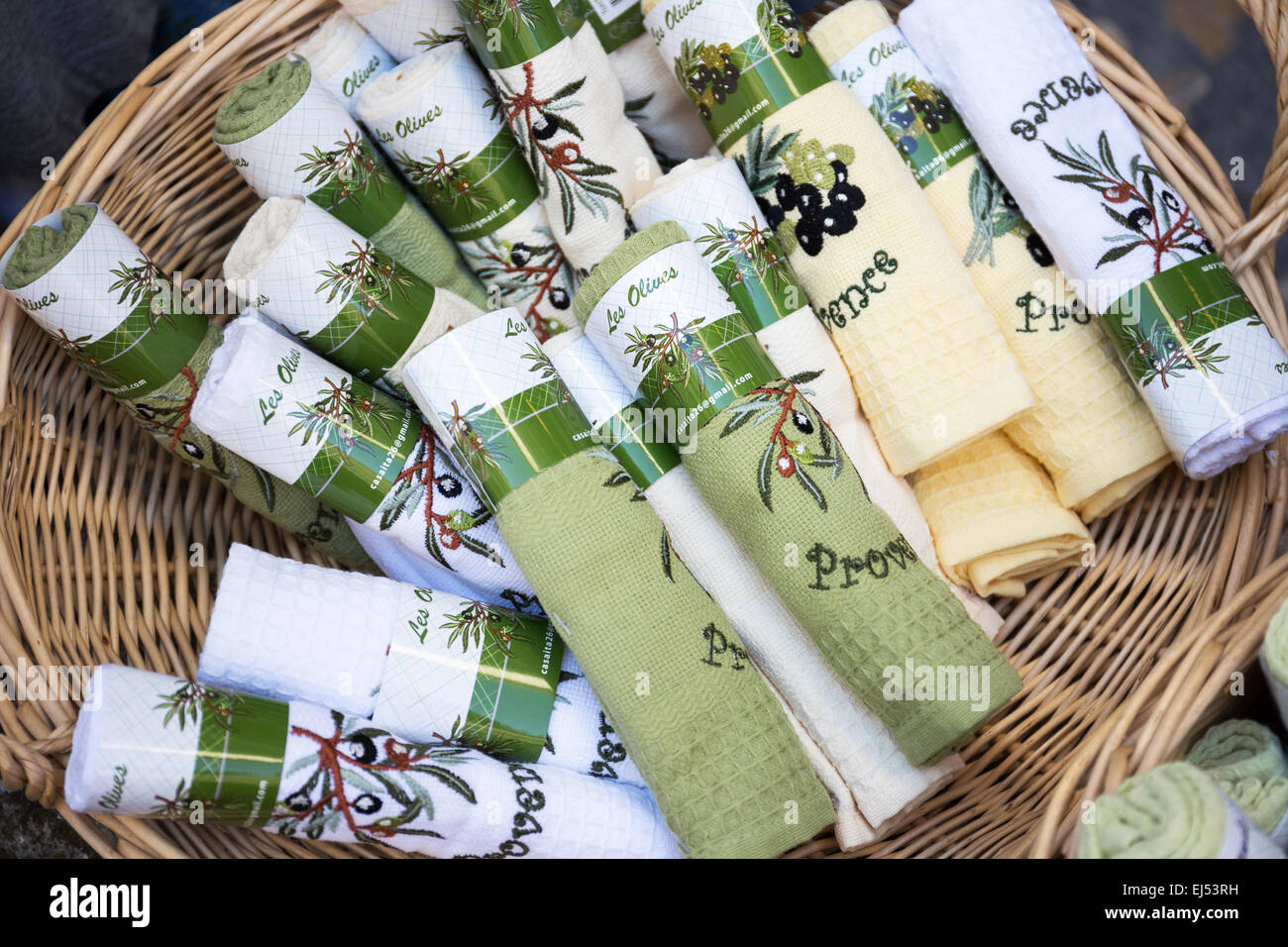 Auswahl von bunt gemusterte Textilien bei einem französischen Markt, Provence, Frankreich, Europa Stockfoto