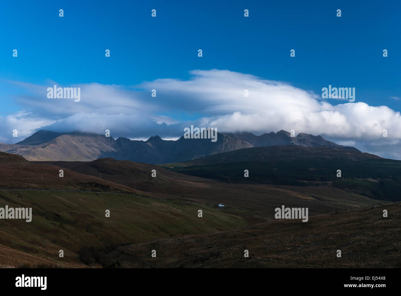 Wolken über den Bergen Cuilin von Glen Brittle auf der Isle Of Skye, Schottland Stockfoto