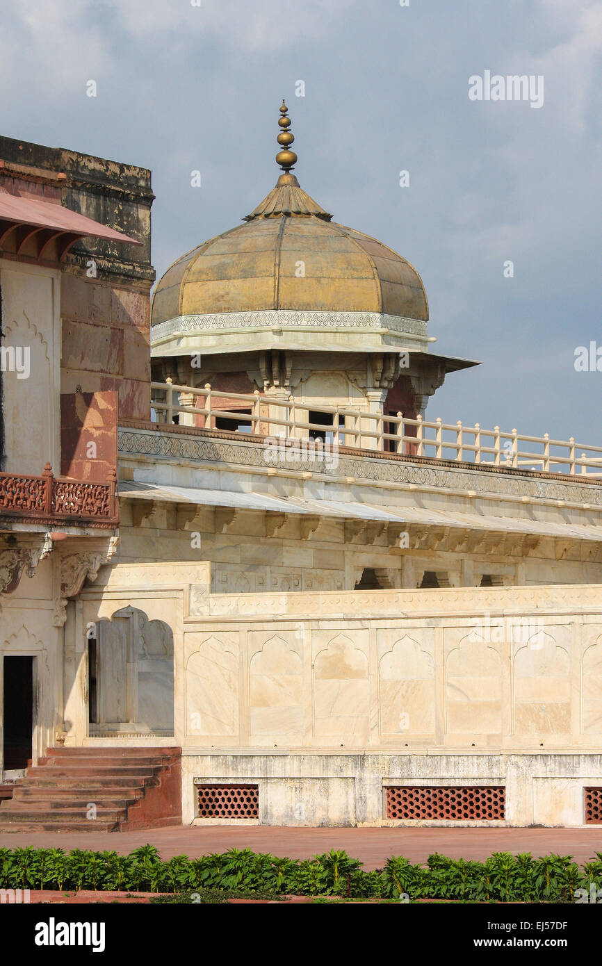 Architektonisches Detail bei Agra Fort in Agra, Uttar Pradesh, Indien Stockfoto