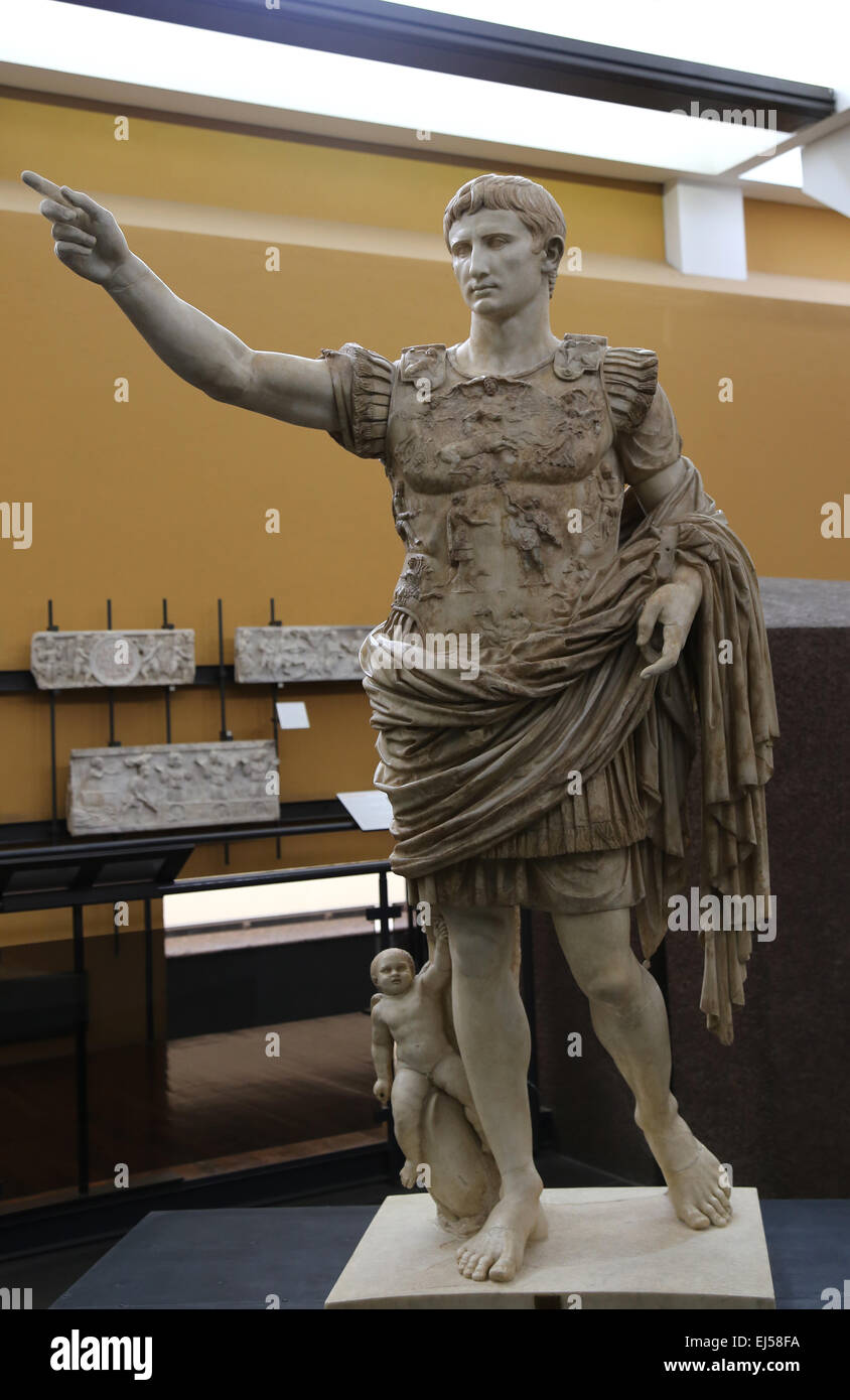 Römische Kunst. Augustus (61 v. Chr. - 14 n. Chr.). Erster Kaiser des römischen Reiches. Marmorstatue des Augustus von Prima Porta. (1. Jahrhundert). V Stockfoto