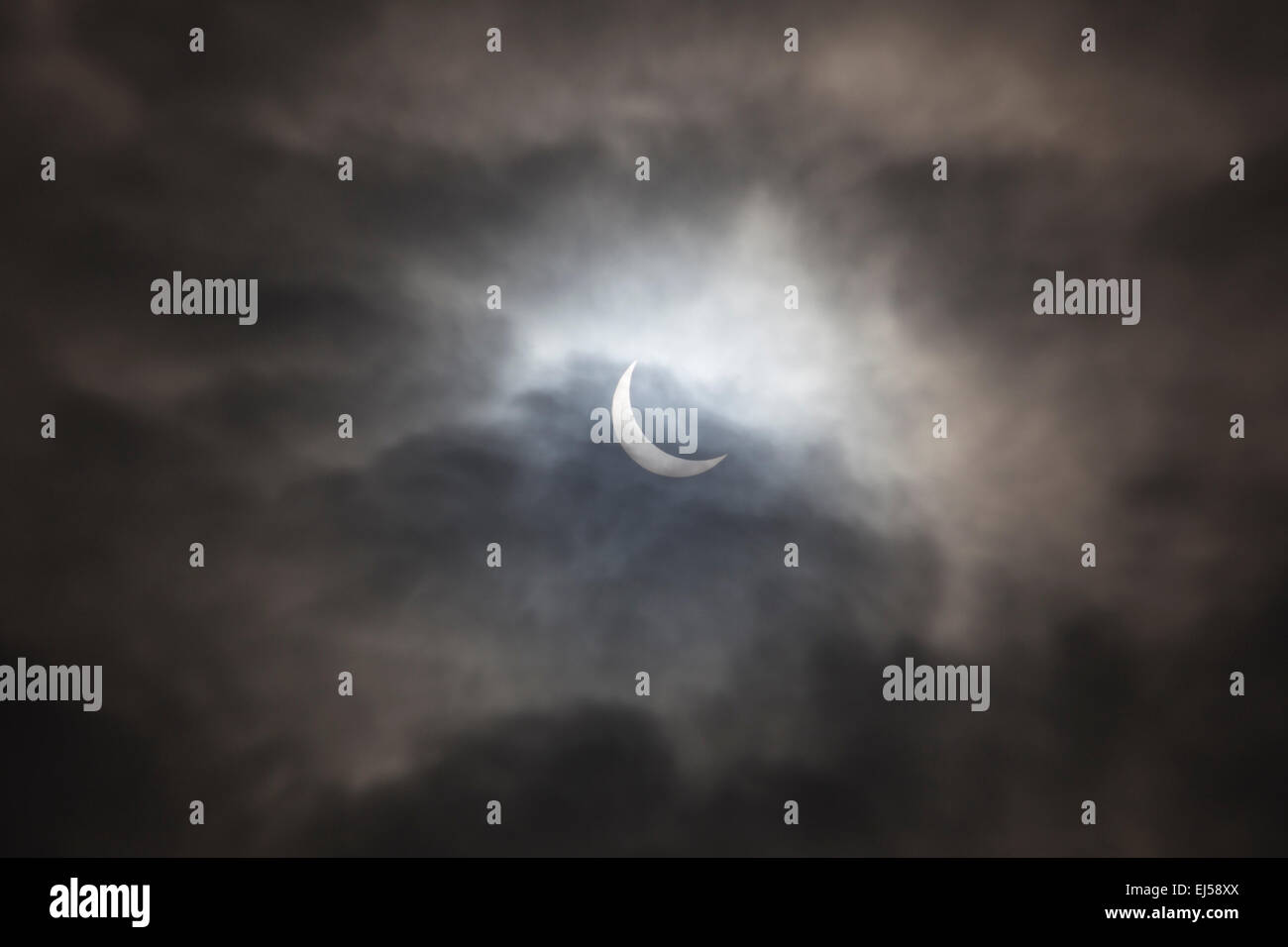 Partial Solar Eclipse 2015 betrachtet aus Birmingham, England, Vereinigtes Königreich Stockfoto