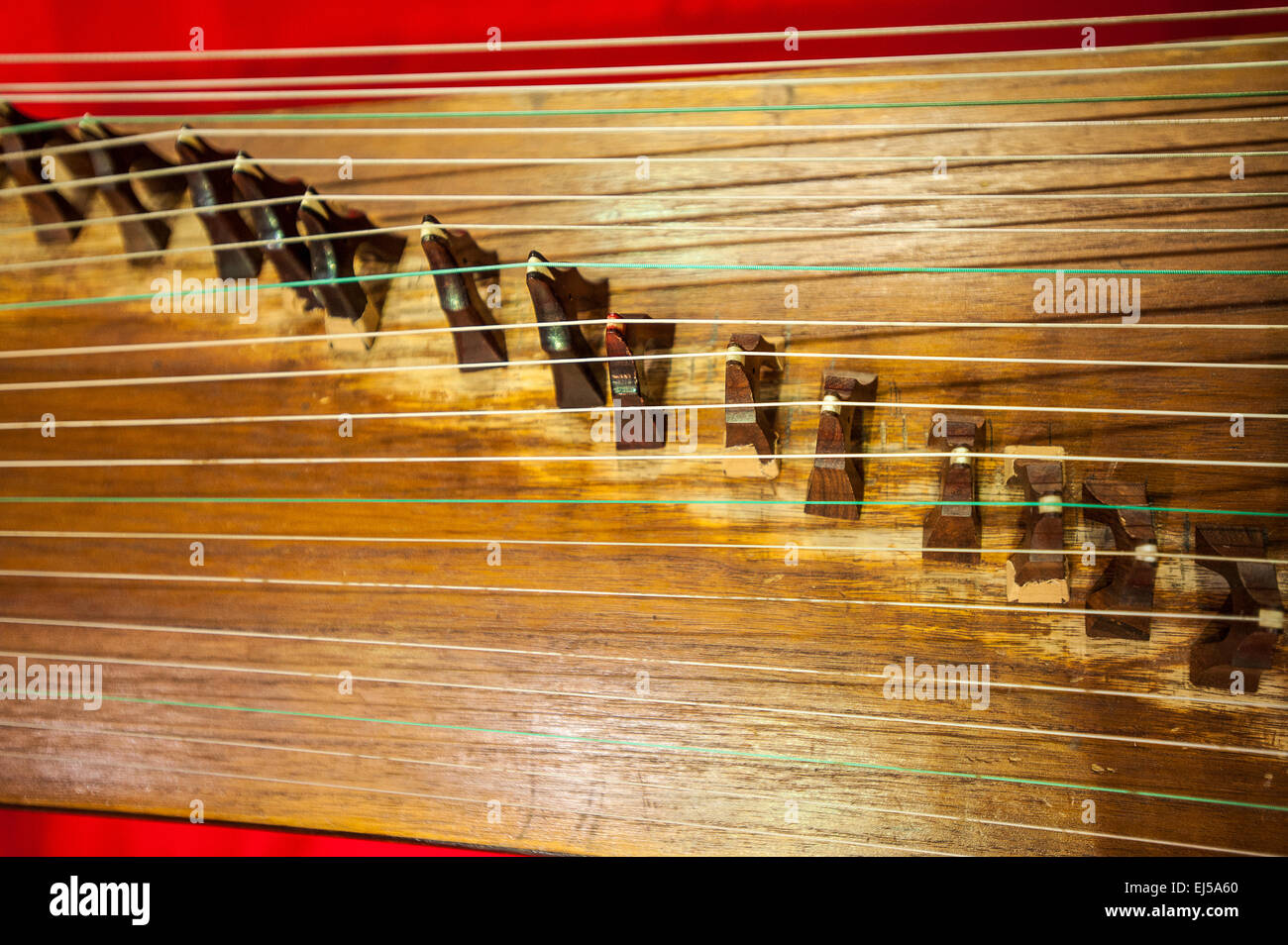 Turin, Italien. 20. März 2015. Lingotto fair "Festival dell'Oriente" vom 20. bis 22. März 2015 und vom 27. bis 30. März 2015 20. März 2015-mongolische Musikinstrumente - Morin Khuur Credit: wirklich Easy Star/Alamy Live News Stockfoto