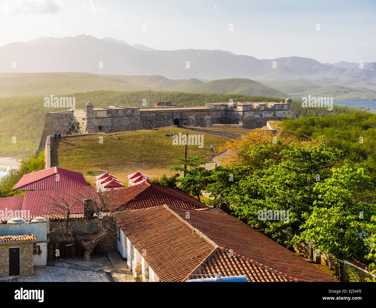 Blick von oberhalb von San Pedro De La Roca Castle, Santiago De Cuba. Stockfoto