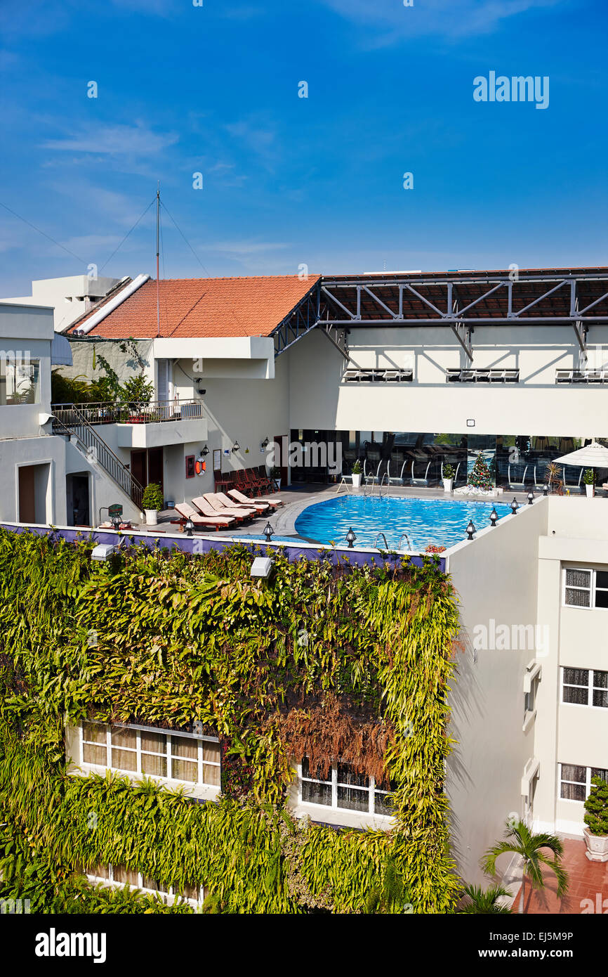 Pool-Bereich im Hotel Rex. Ho-Chi-Minh-Stadt, Vietnam. Stockfoto