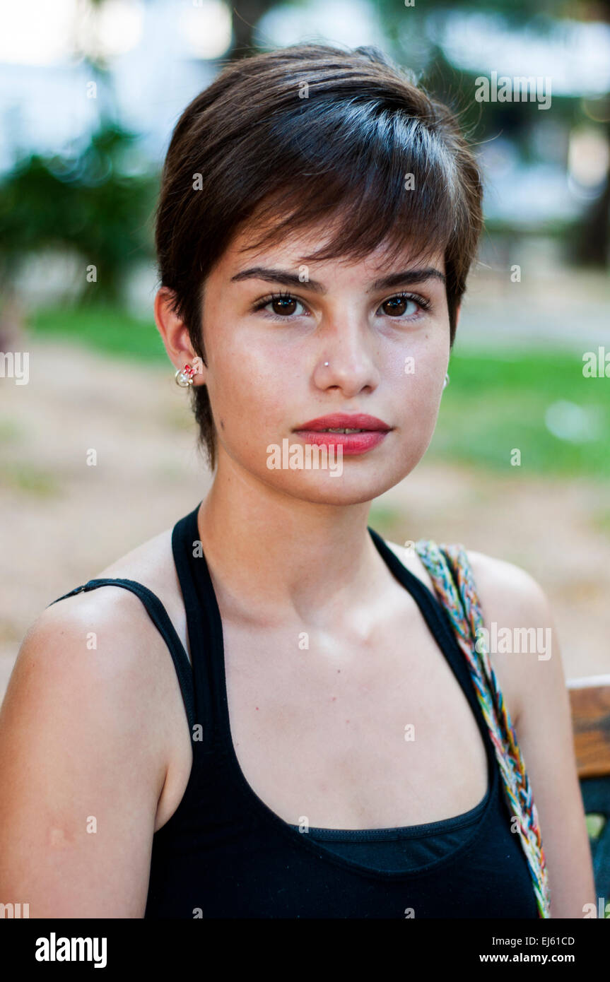 Junge Dame in Plaza de Los Heroes, Crentral Asuncion, Paraguay Stockfoto