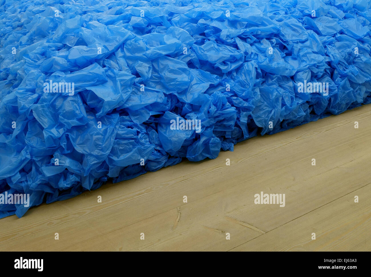 "Everything Must Go von Jean-Francois Bocle!", die mit 97.000 Plastiktüten, Saatchi Gallery, London Stockfoto